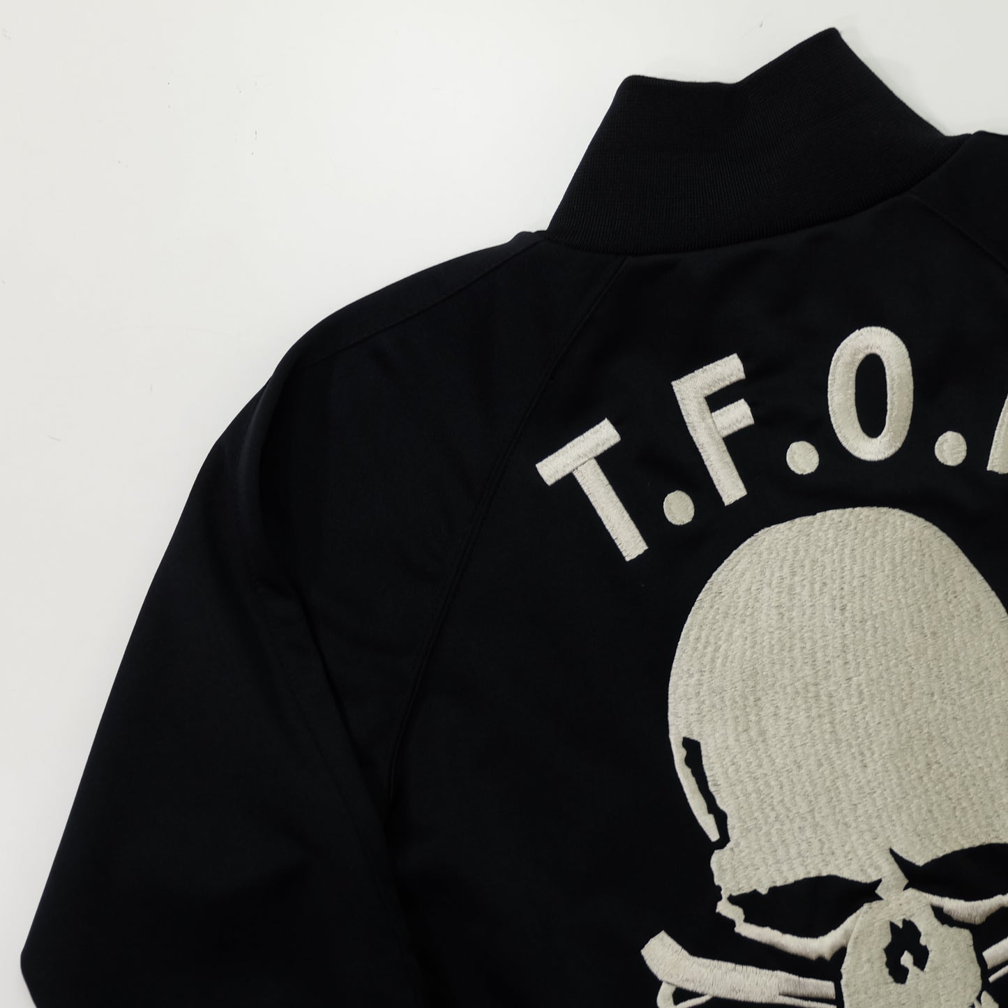 CROWS × CROPPED HEADS T.F.O.A Skull Crossbones Embroidered Black Track Jacket | The Front of Armament 武装戦線 Manga Streetwear | Size S
