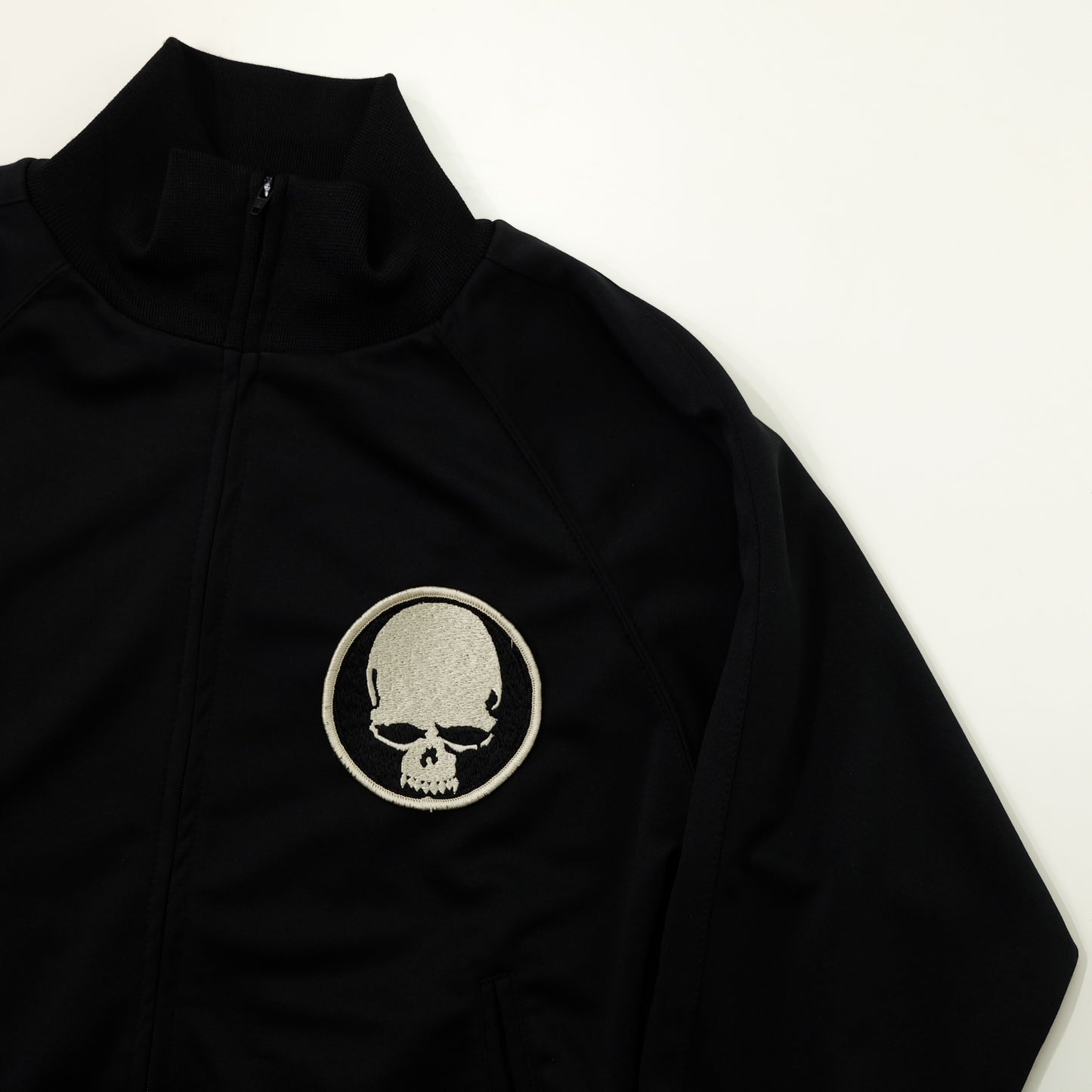 CROWS × CROPPED HEADS T.F.O.A Skull Crossbones Embroidered Black Track Jacket | The Front of Armament 武装戦線 Manga Streetwear | Size S