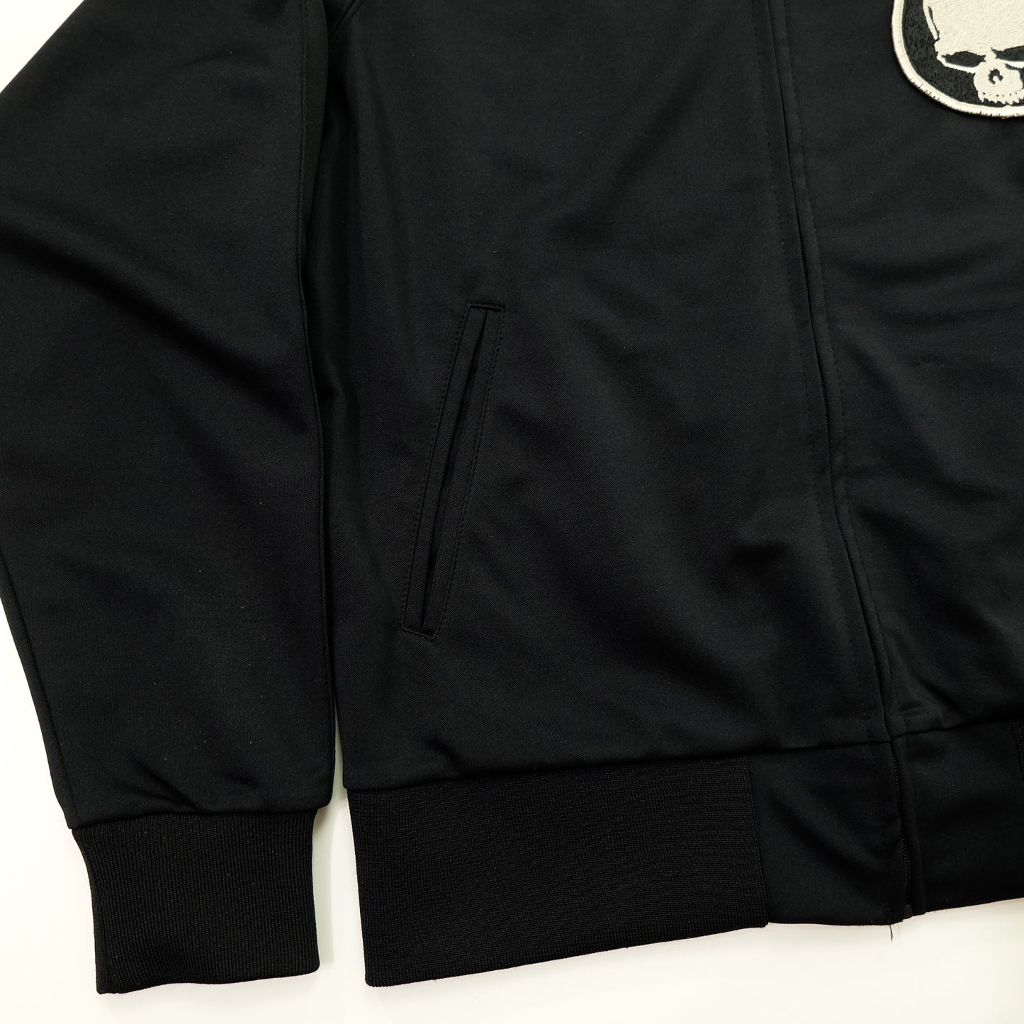 CROWS × CROPPED HEADS T.F.O.A Skull Crossbones Embroidered Black Track Jacket | The Front of Armament 武装戦線 Manga Streetwear | Size S