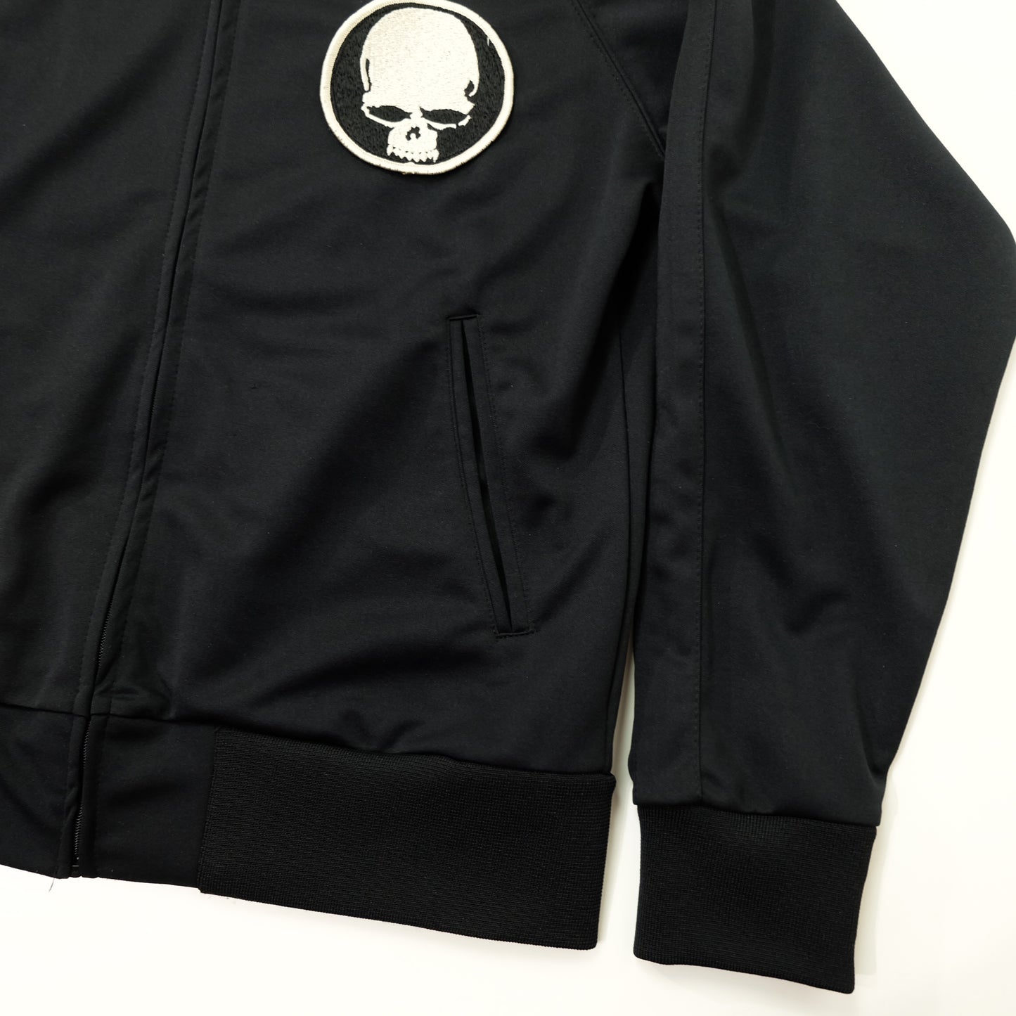 CROWS × CROPPED HEADS T.F.O.A Skull Crossbones Embroidered Black Track Jacket | The Front of Armament 武装戦線 Manga Streetwear | Size S