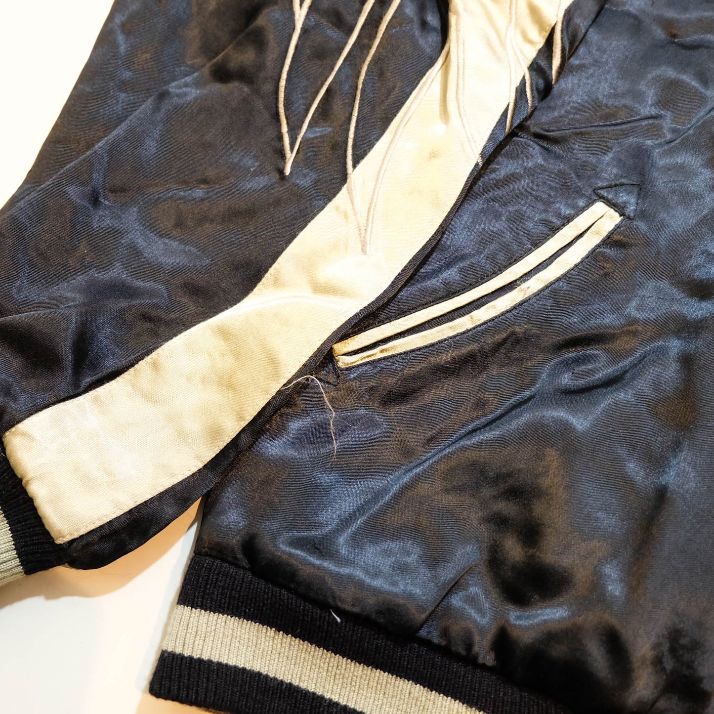 Black & Gold Tiger × Eagle Sukajan Jacket Japanese Souvenir Bomber Jacket with Kacho-Fugetsu Inspired Animal Embroidery Size L