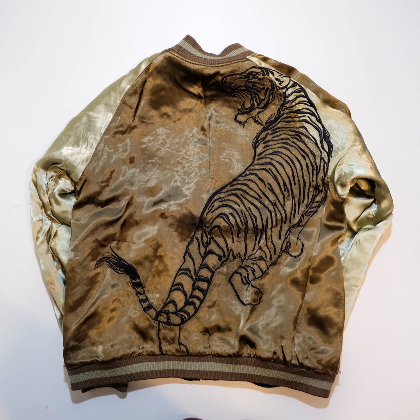 Black & Gold Tiger × Eagle Sukajan Jacket Japanese Souvenir Bomber Jacket with Kacho-Fugetsu Inspired Animal Embroidery Size L