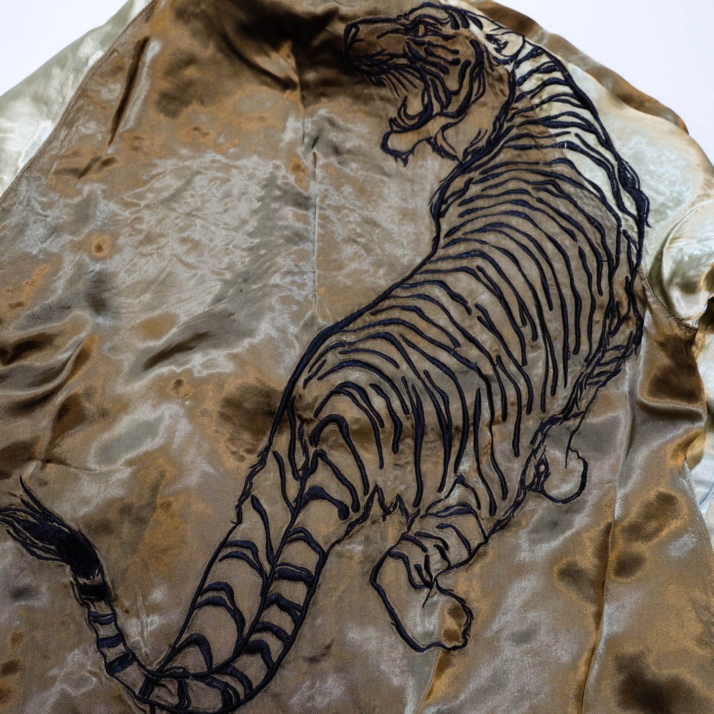 Black & Gold Tiger × Eagle Sukajan Jacket Japanese Souvenir Bomber Jacket with Kacho-Fugetsu Inspired Animal Embroidery Size L