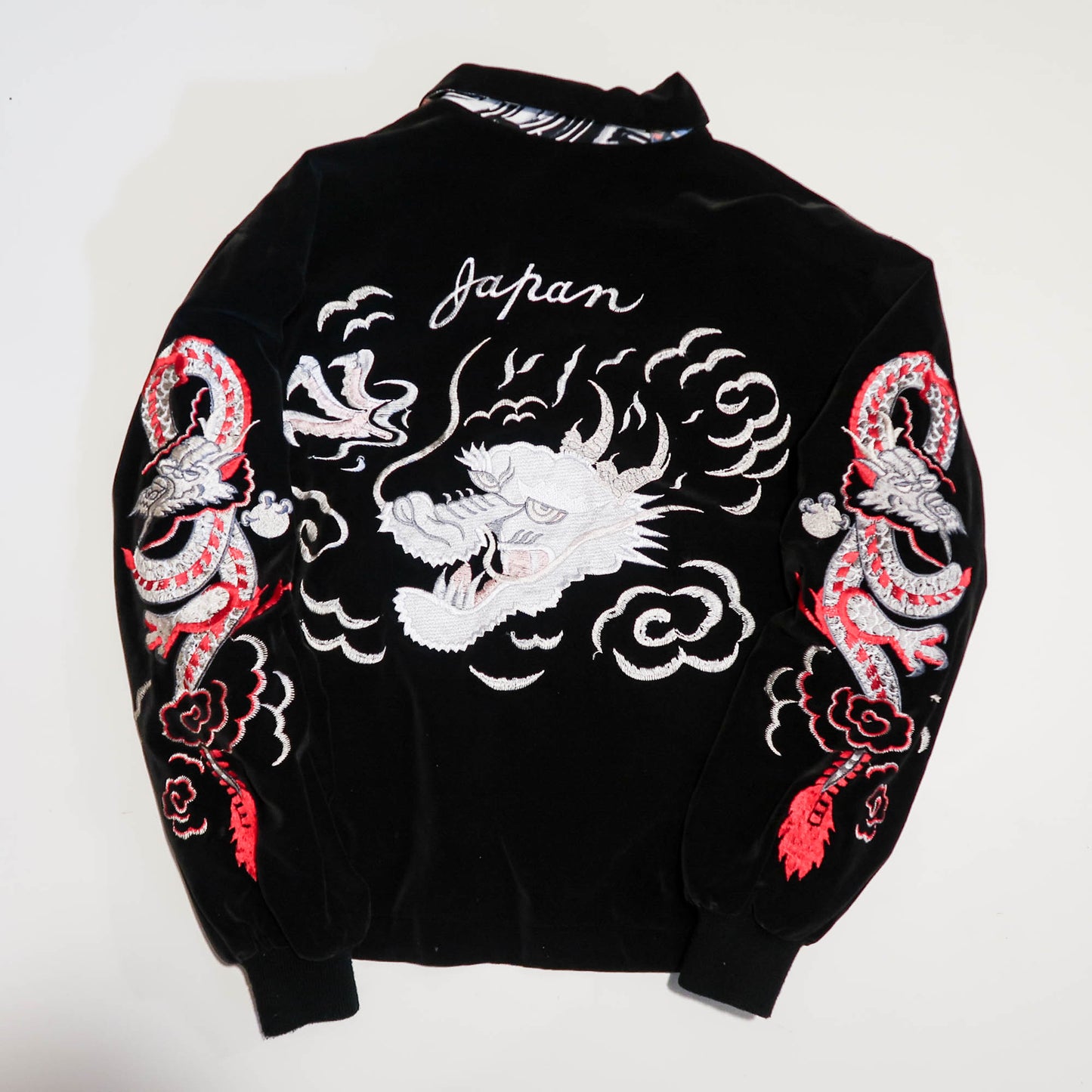 Reversible Black Velvet Dragon Sukajan Jacket – Ukiyo-e Kabuki Samurai Art Collage Japanese Souvenir Blouson