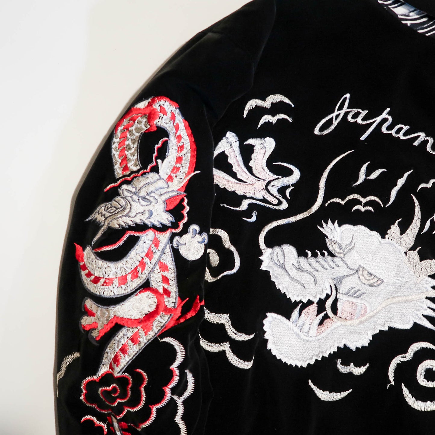 Reversible Black Velvet Dragon Sukajan Jacket – Ukiyo-e Kabuki Samurai Art Collage Japanese Souvenir Blouson