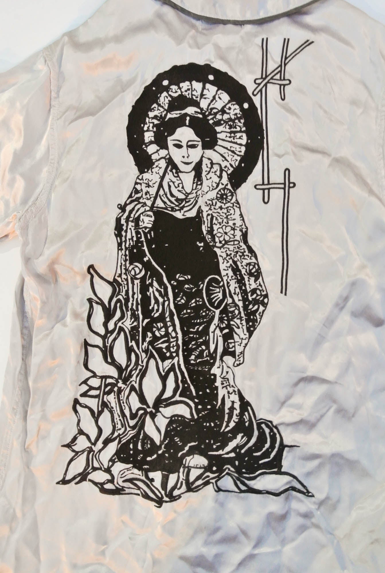 Heritage Stone Japanese Wagara Aloha Shirt – Hand-Drawn Buddhist Geisha, Monkey & Lion Motif Art Shirt Size M