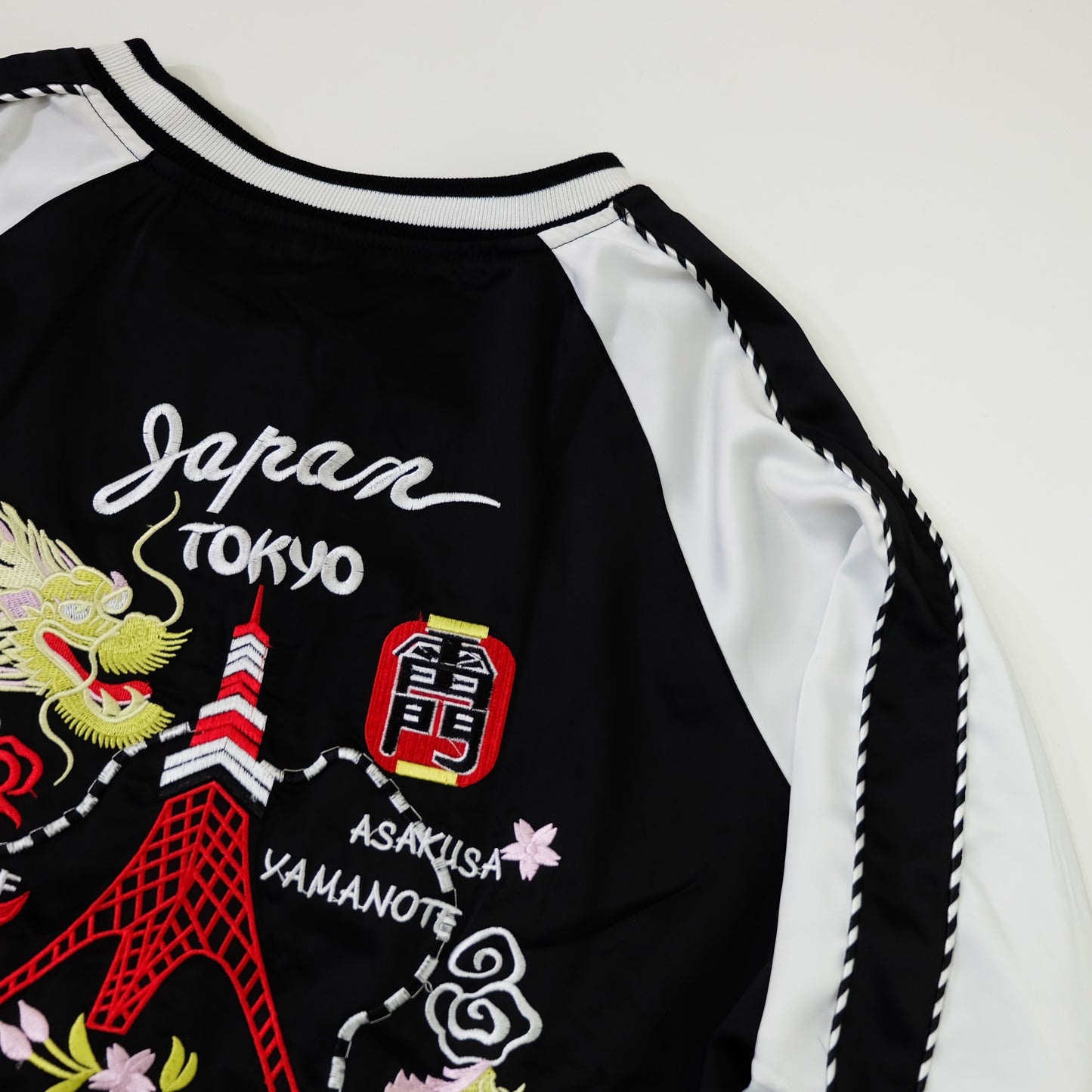 SNAKI Japan Tokyo Map Reversible Sukajan Souvenir Jacket XL | Tokyo Tower Asakusa Kaminarimon Sakura Embroidered Black White Yokosuka Bomber