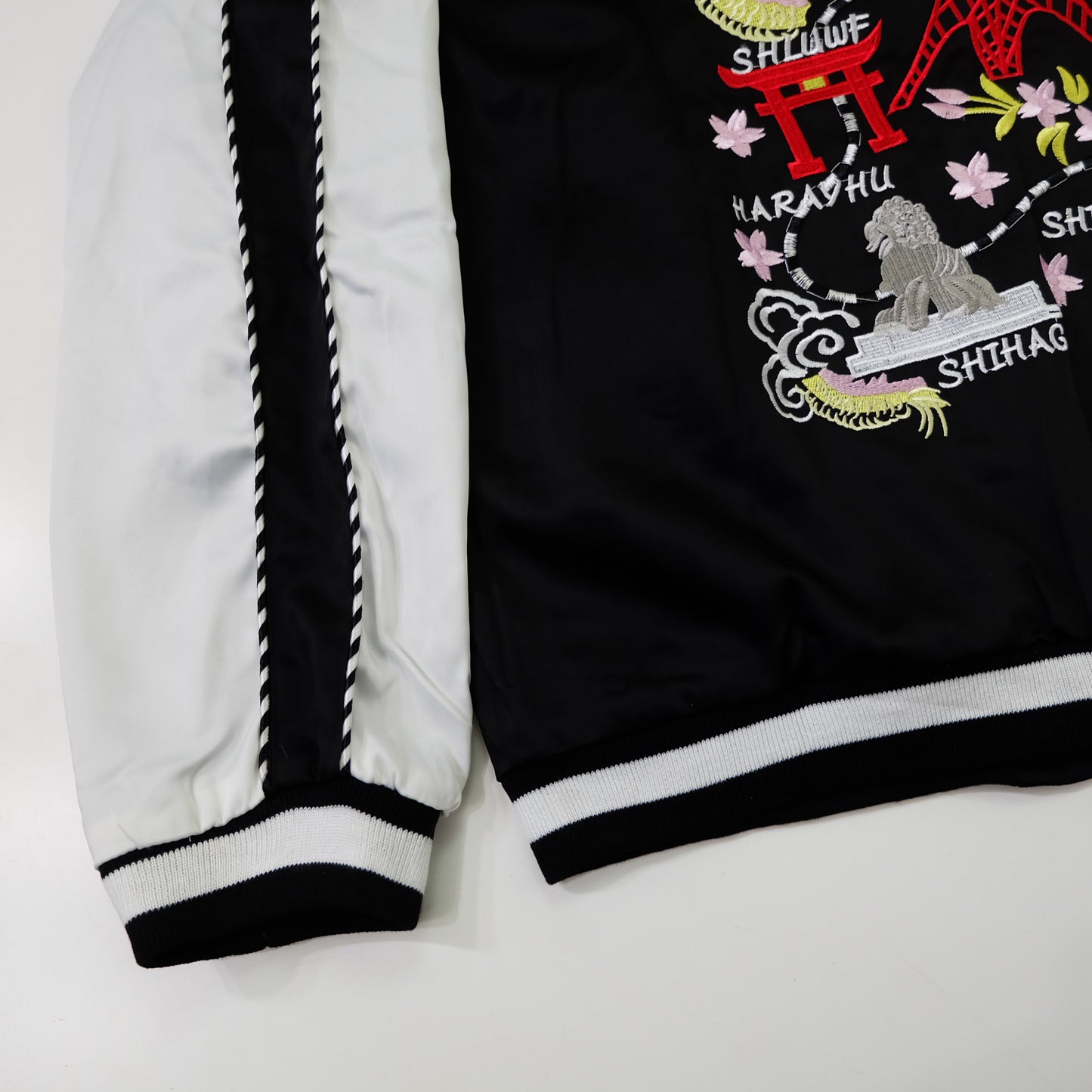 SNAKI Japan Tokyo Map Reversible Sukajan Souvenir Jacket XL | Tokyo Tower Asakusa Kaminarimon Sakura Embroidered Black White Yokosuka Bomber