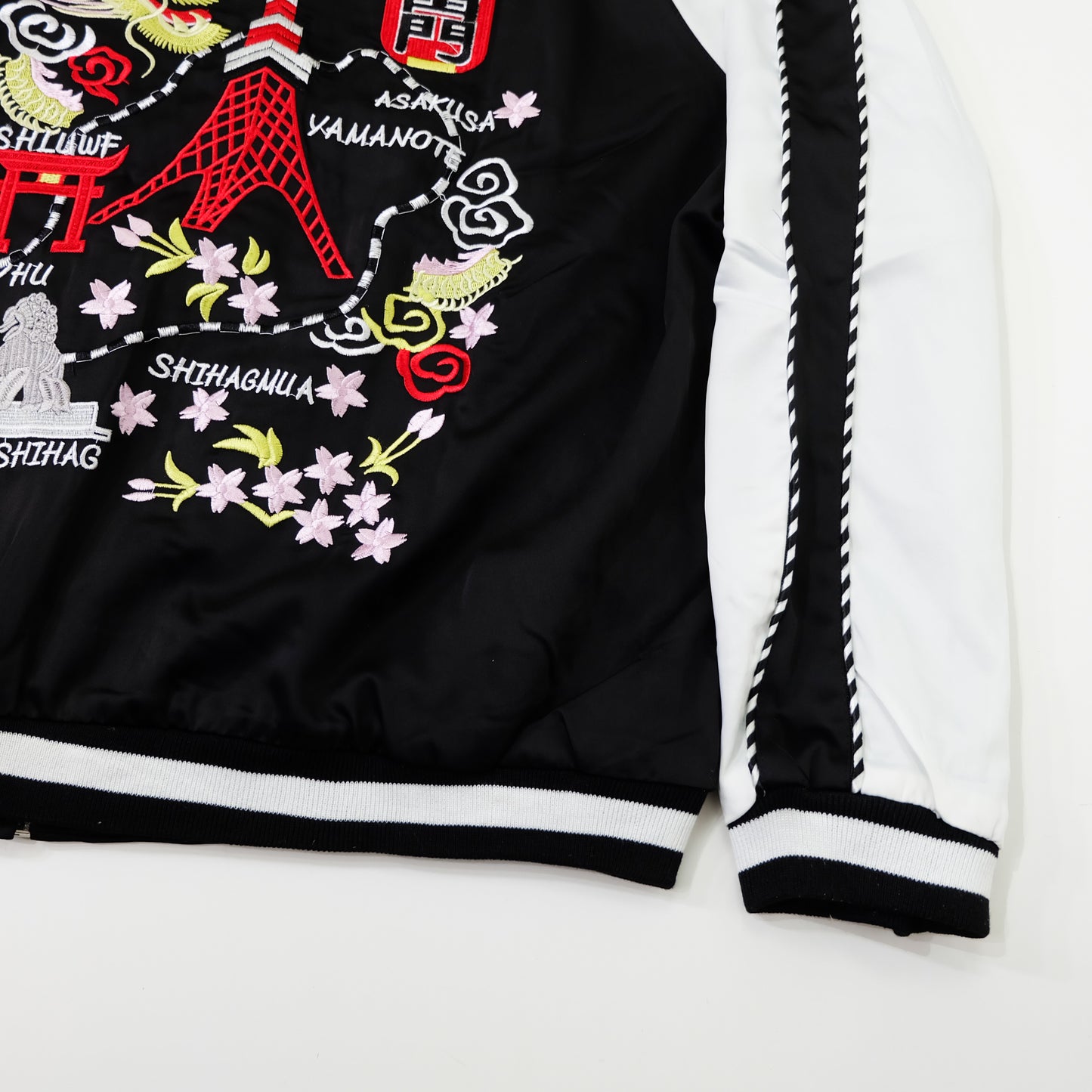 SNAKI Japan Tokyo Map Reversible Sukajan Souvenir Jacket XL | Tokyo Tower Asakusa Kaminarimon Sakura Embroidered Black White Yokosuka Bomber