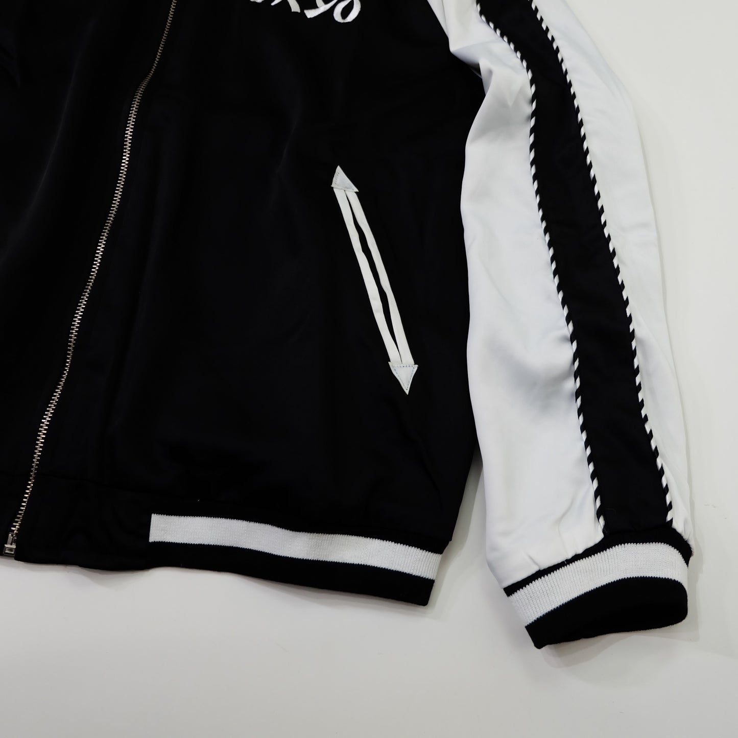 SNAKI Japan Tokyo Map Reversible Sukajan Souvenir Jacket XL | Tokyo Tower Asakusa Kaminarimon Sakura Embroidered Black White Yokosuka Bomber