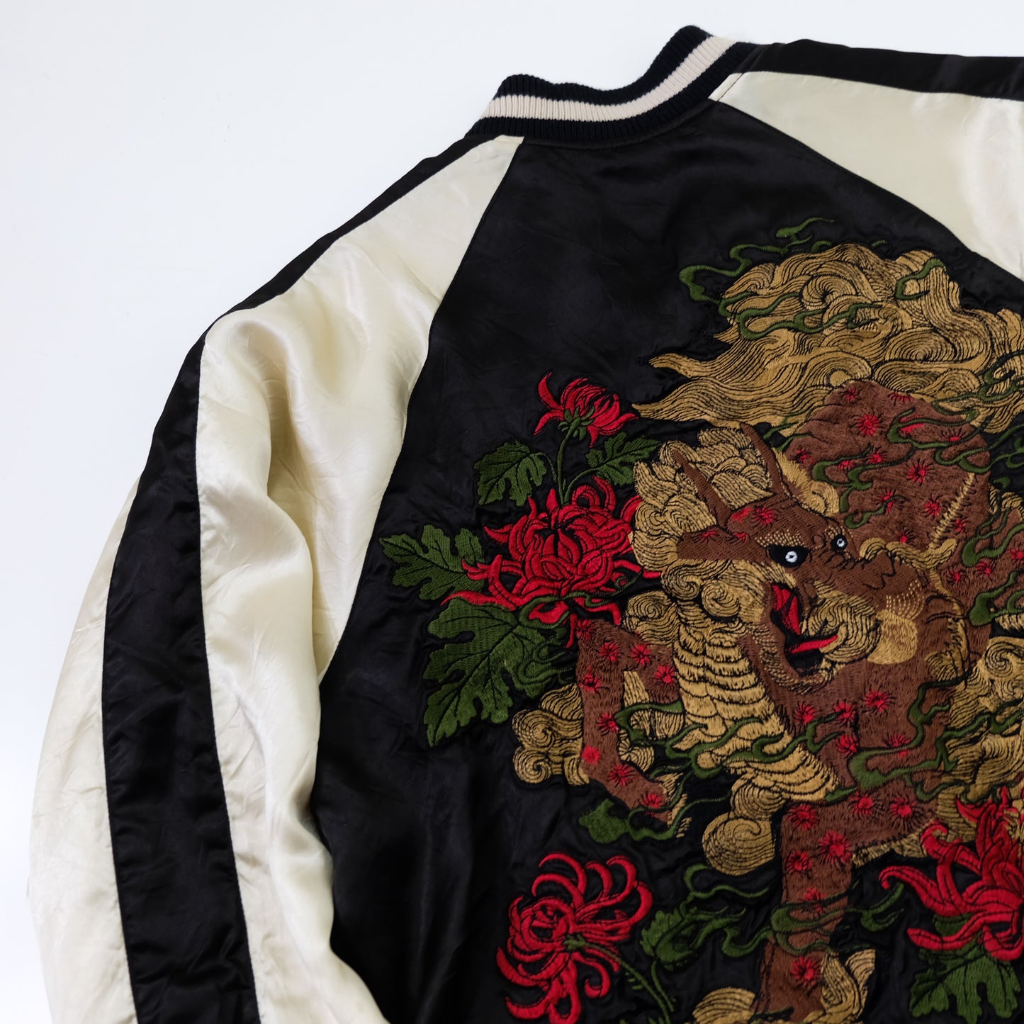 Japanese Appearance Tengoku Tenka Dragon Chrysanthemum Kiku Floral Reversible Sukajan Jacket M | Black Ivory Embroidered Yokosuka Souvenir Bomber