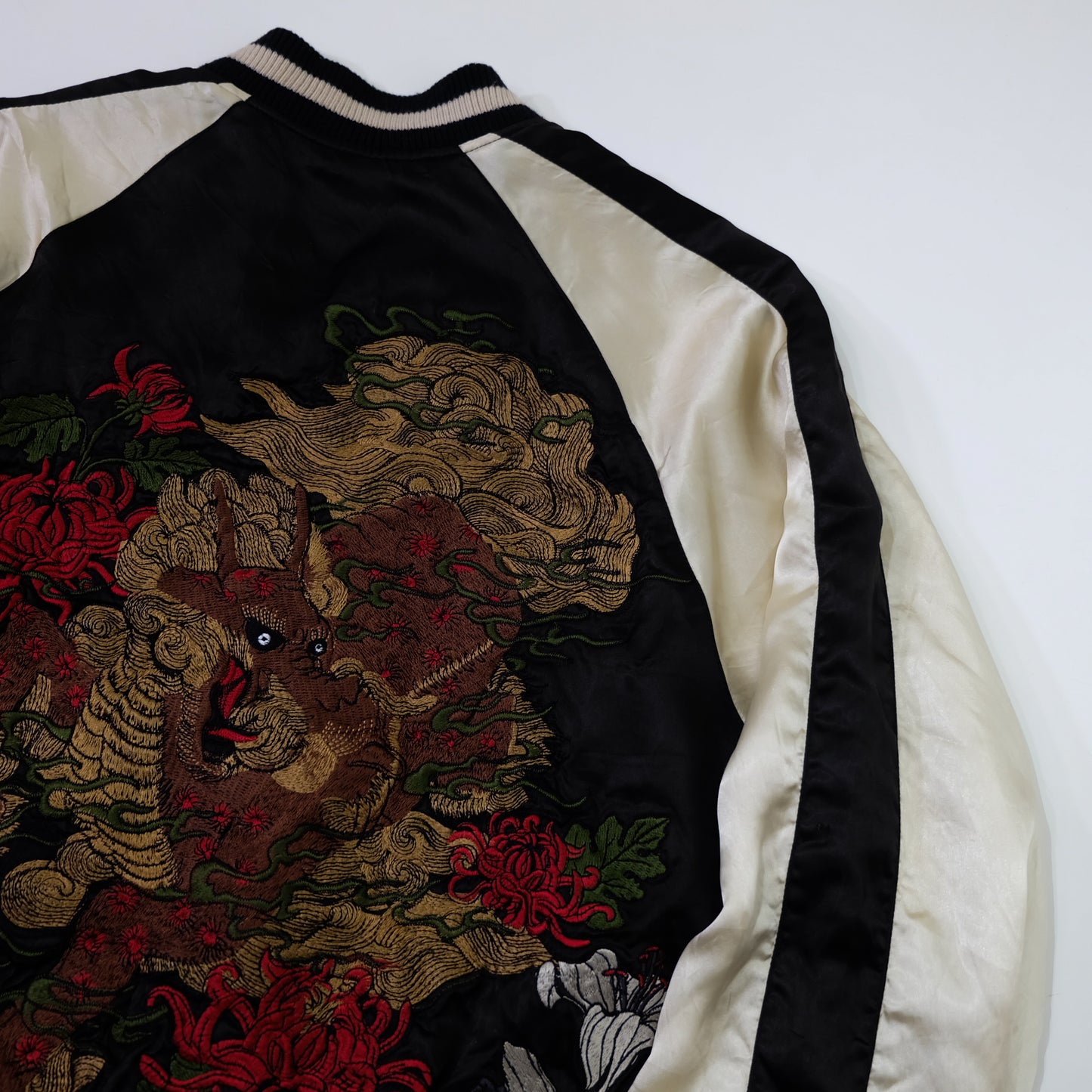Japanese Appearance Tengoku Tenka Dragon Chrysanthemum Kiku Floral Reversible Sukajan Jacket M | Black Ivory Embroidered Yokosuka Souvenir Bomber