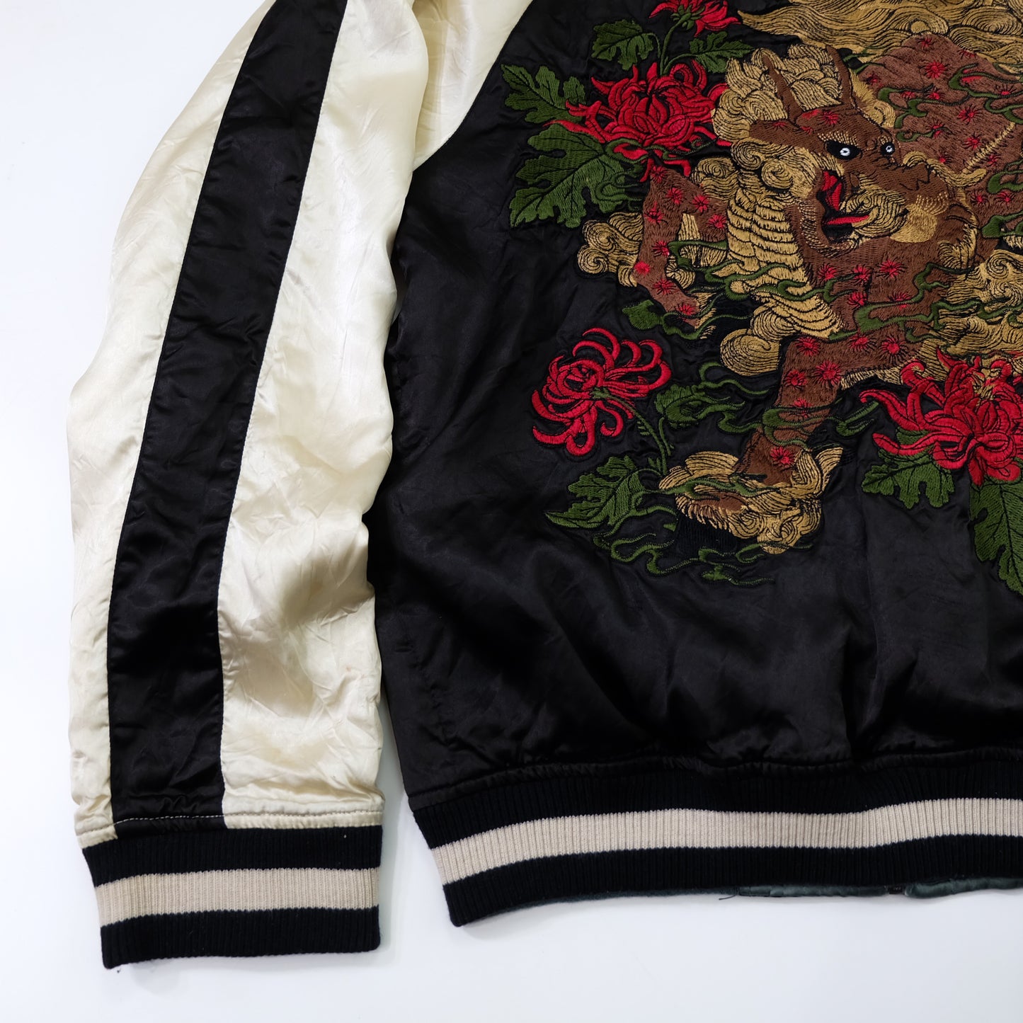 Japanese Appearance Tengoku Tenka Dragon Chrysanthemum Kiku Floral Reversible Sukajan Jacket M | Black Ivory Embroidered Yokosuka Souvenir Bomber