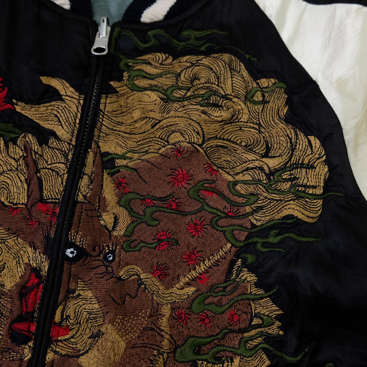 Japanese Appearance Tengoku Tenka Dragon Chrysanthemum Kiku Floral Reversible Sukajan Jacket M | Black Ivory Embroidered Yokosuka Souvenir Bomber