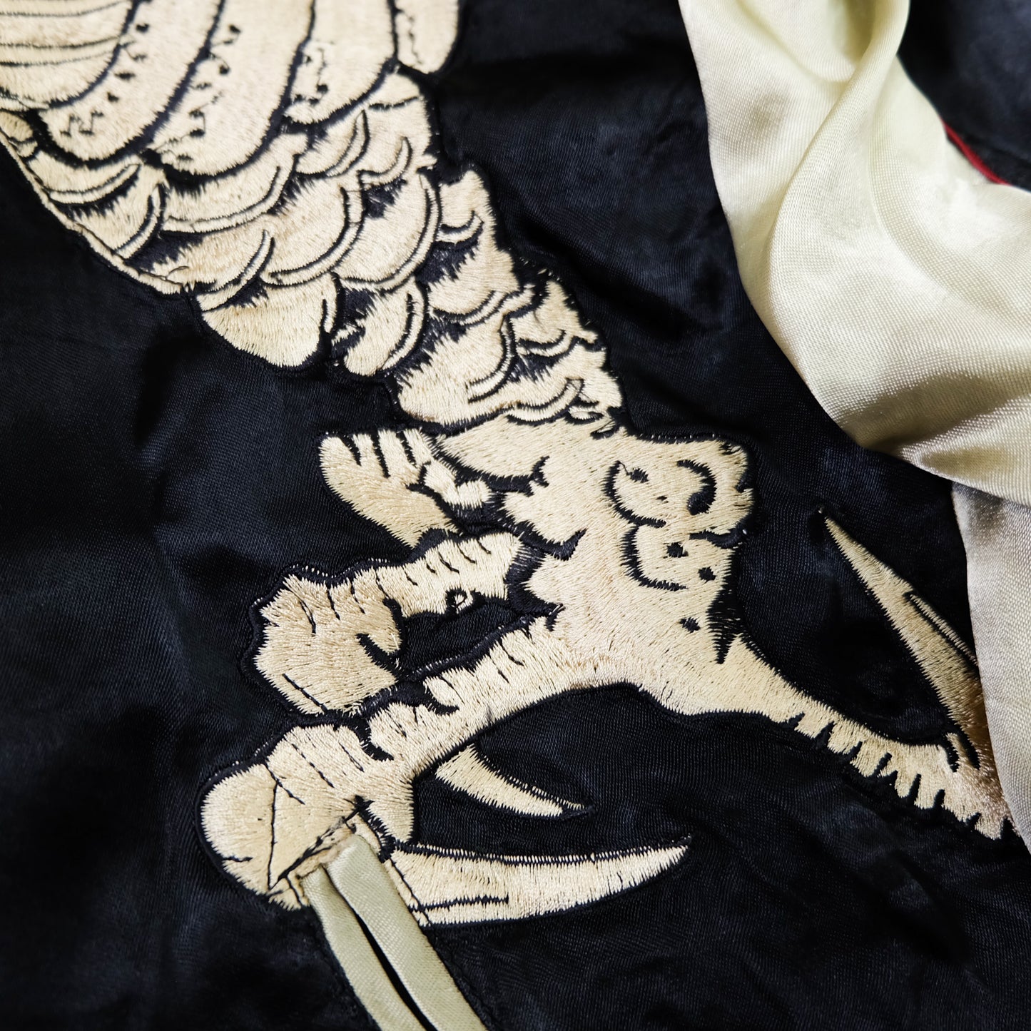Hyaka Ryoran Black Shibui Japanese Japan Osaka Soga Shohaku Style Edo Nihonga Ukiyoe Art Dragon Koi Fish Embroidered Embroidery Reversible Velvet Sukajan Souvenir Sukajum Skajum Yokosuka Jumper Bomber Jacket ( Size : L )