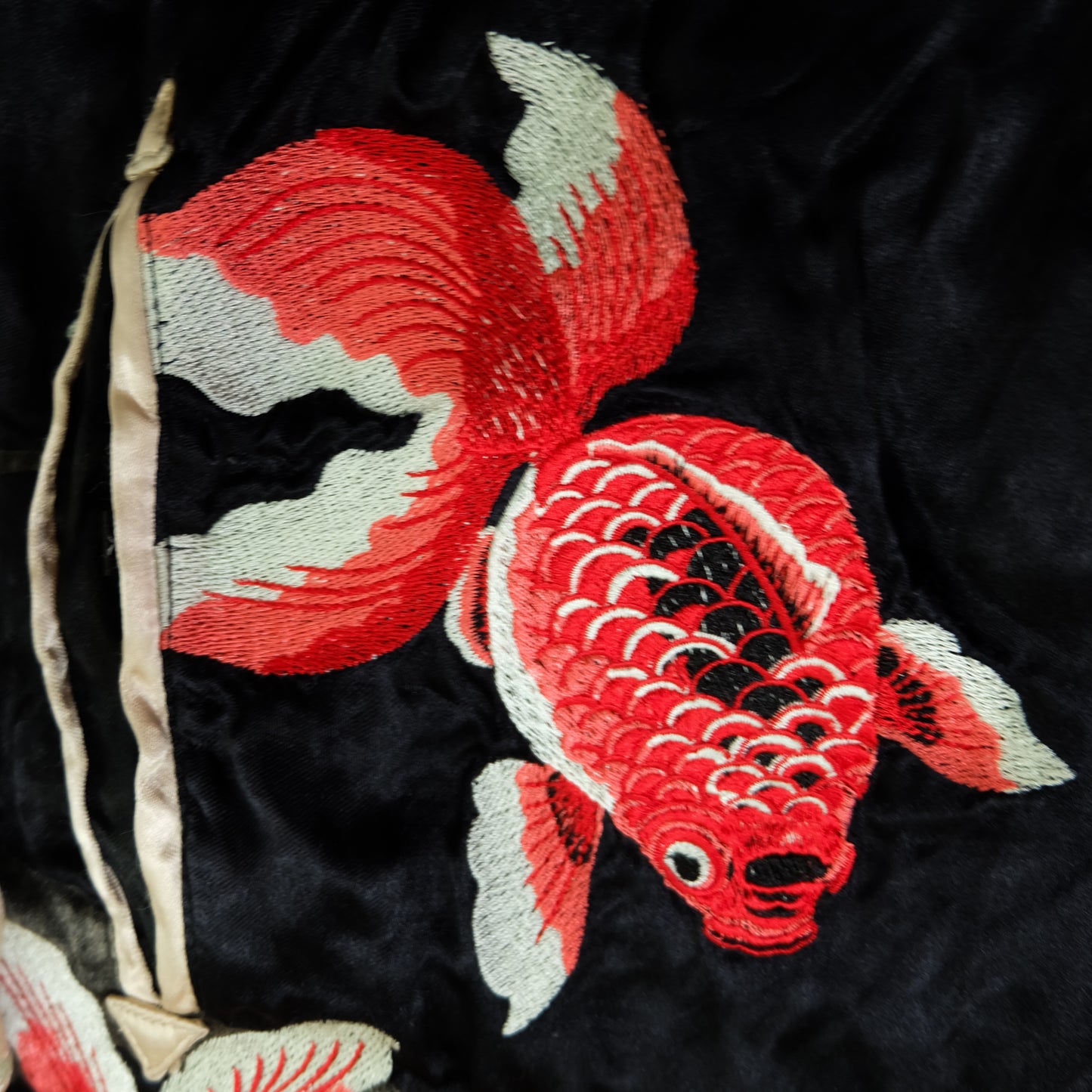 MIYABI MUSUBI Cute Chic Sexy Japanese Japan Kingyo Gold Fish Dragon Nihonga Ukiyoe Art Dragon Embroidered Embroidery Street Fashion Reversible Velvet Sukajan Souvenir Sukajum Skajum Yokosuka Jumper Bomber Jacket ( Size : L )