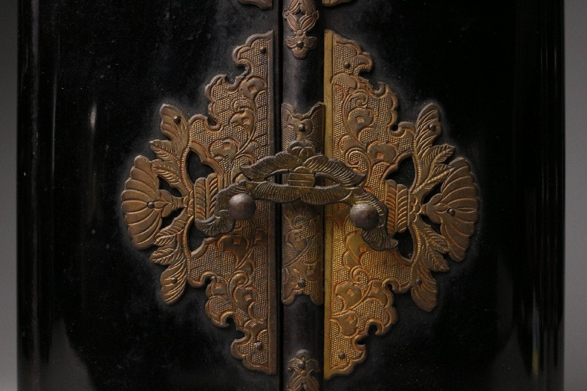 Nichiren Shonin Triad Zushi Shrine — Polychrome Wooden Founder Icon with Gilt Interior Miniature Altar, Fine Metal Fittings and Aged Black Lacquer Case (Approx. 23.5 cm Tall)