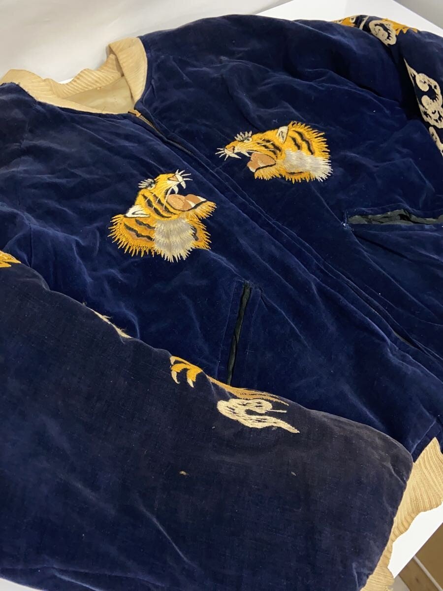 1950s Reversible Velveteen Sukajan, Tiger with Dragons on Navy, Hawk over Fuji in Ivory Satin, YKK, Size Large, view 5