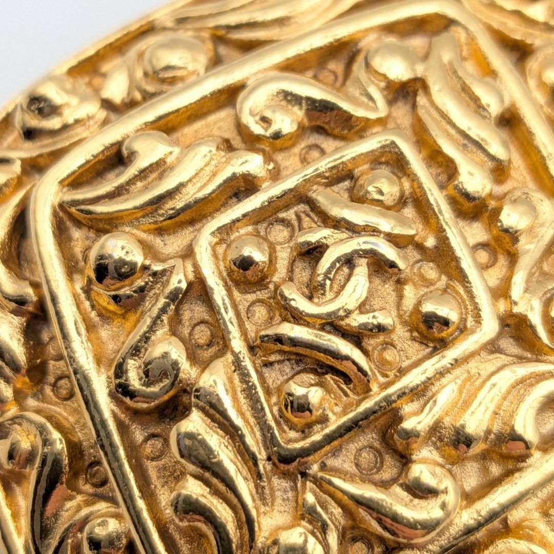 Chanel Arabesque Diamond Brooch, Gilt Metal, Early Vintage, view 3