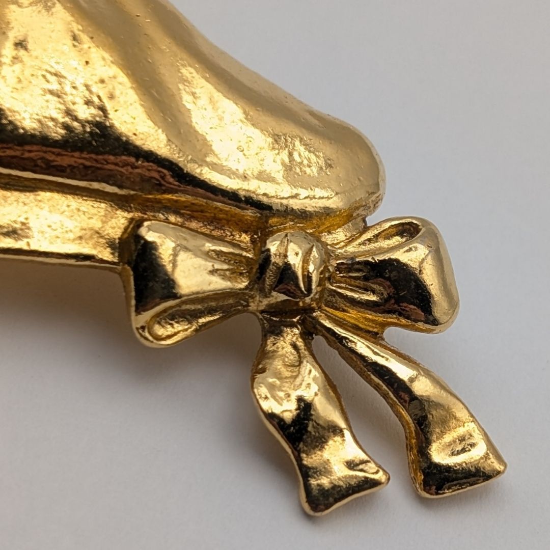 Chanel Beret Brooch with Bow, Gilt Metal, Early Vintage, view 2
