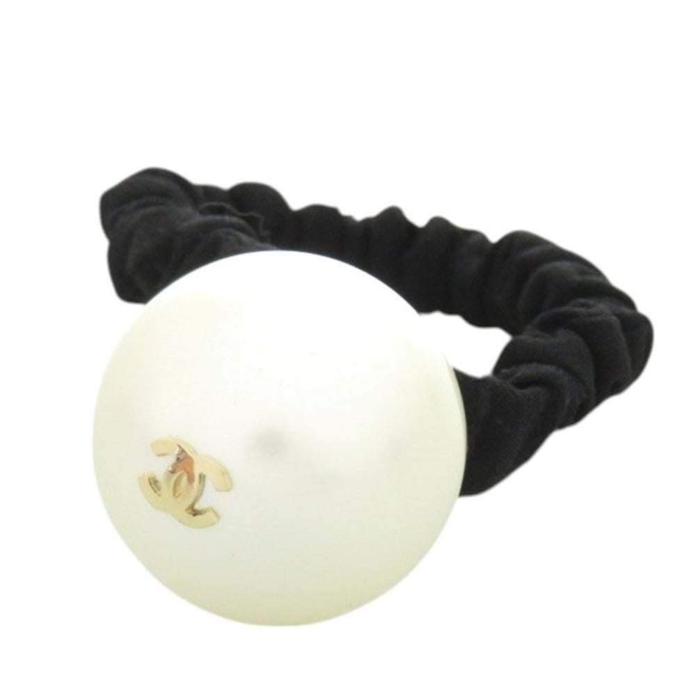 Chanel Faux Pearl Hair Tie, Black Elastic Scrunchie with CC, 35 mm, view 3