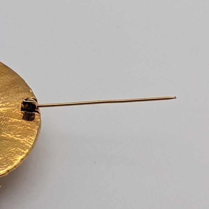 Chanel Straw Boater Hat Brooch, Gilt Metal, Early Vintage, view 7