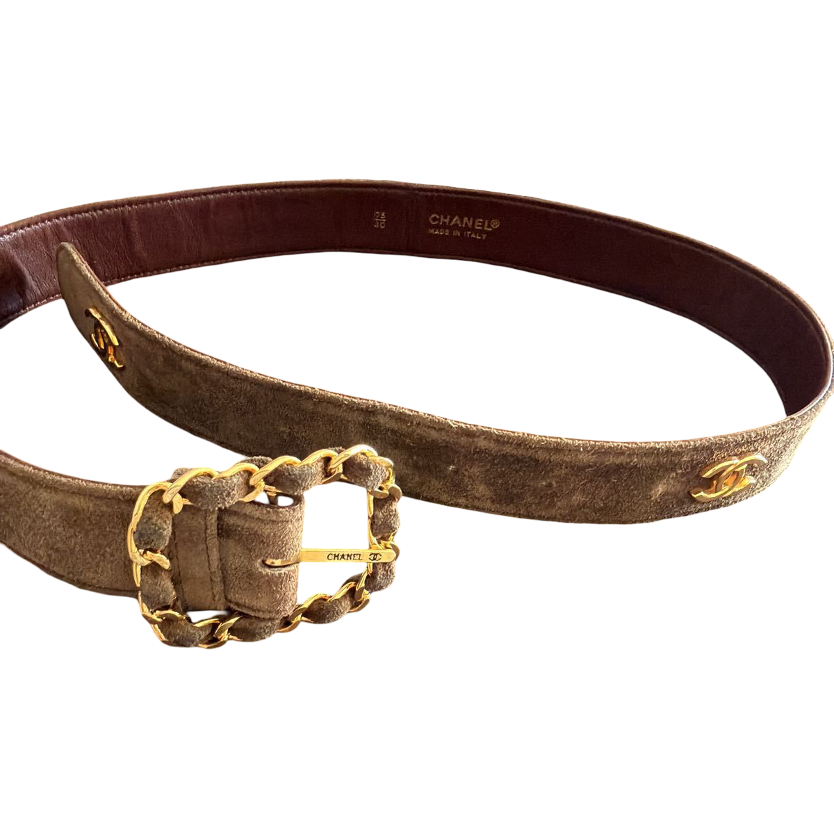 Chanel brown suede belt with chain-woven CC buckle, vintage – belt laid flat with buckle and CC medallion