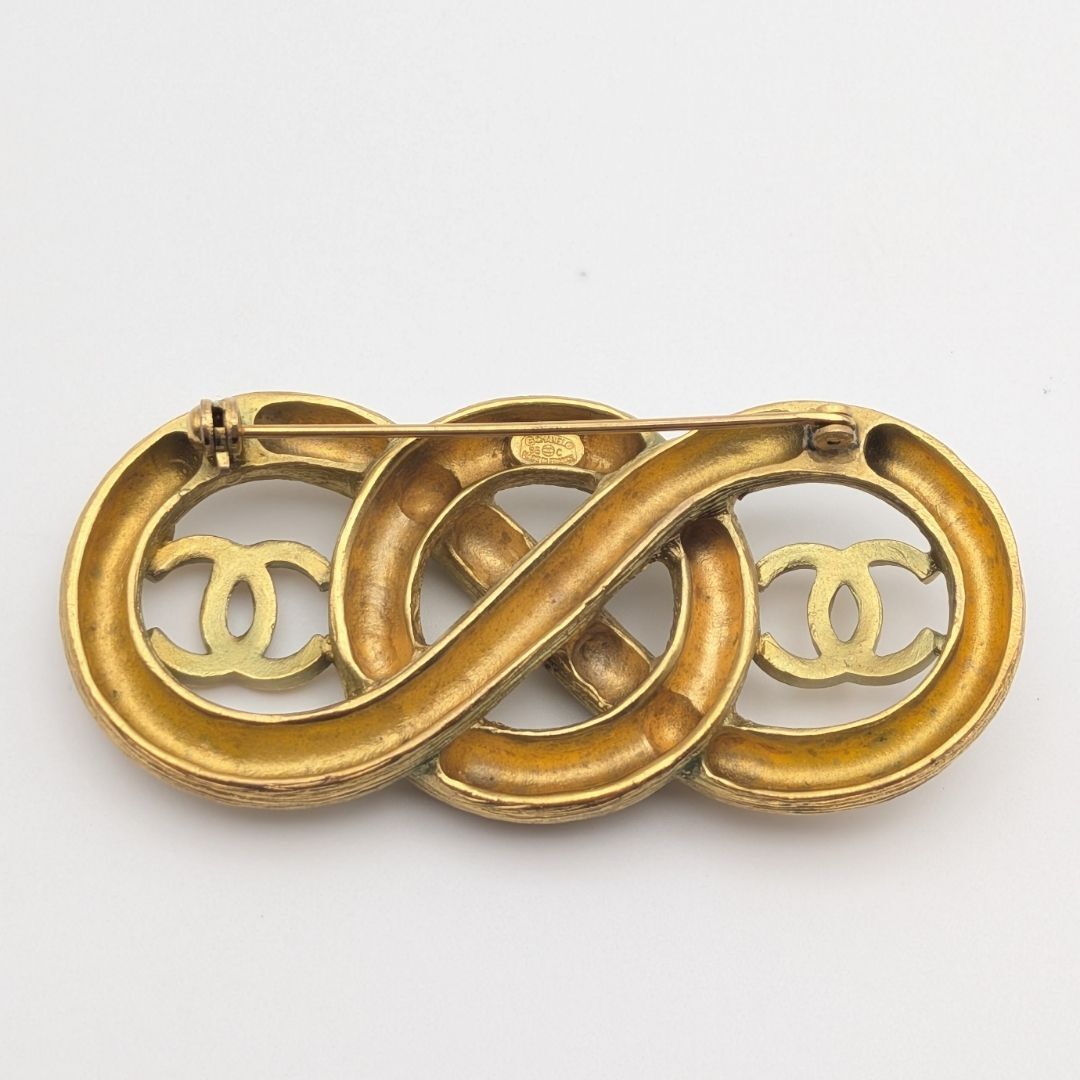 Chanel Twisted Infinity Brooch with Double CC, Gilt, Cruise 1995 (95C), view 5