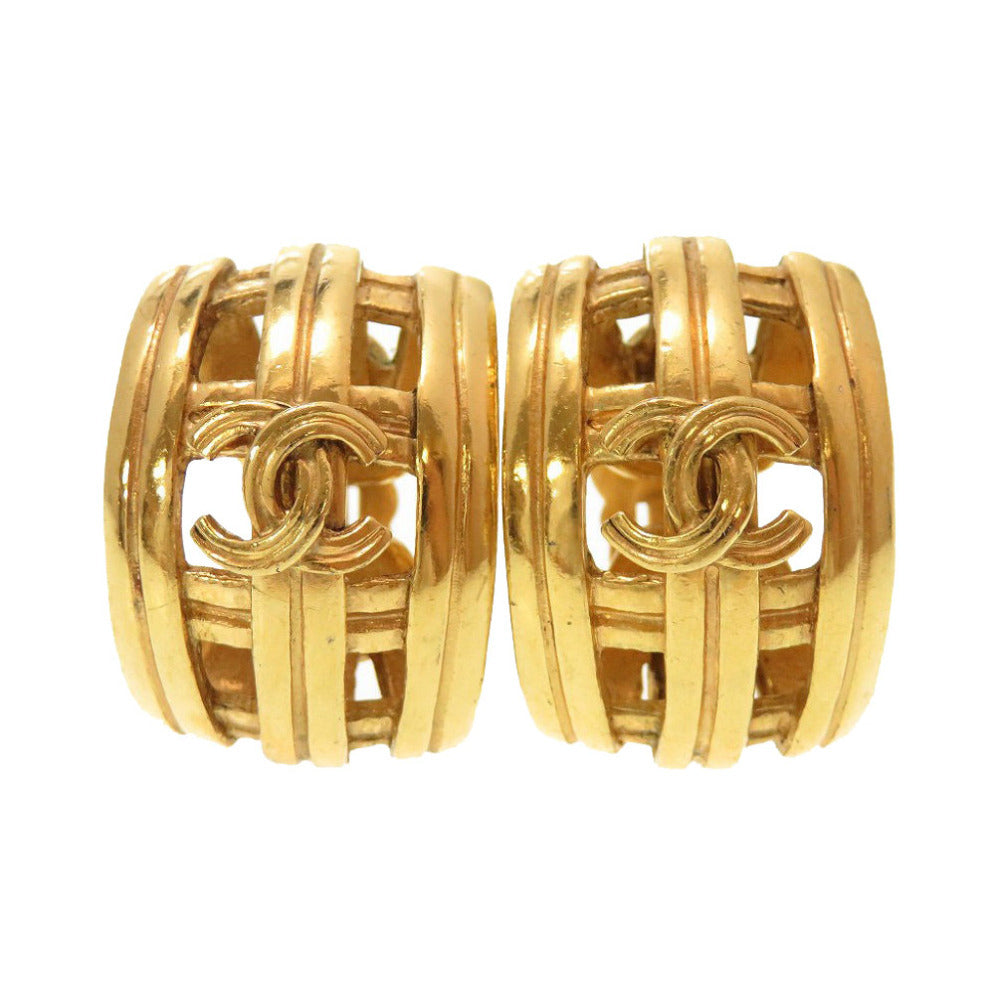Chanel Vintage CC Ribbed Barrel Clip-On Earrings, Gold Tone, Spring 1996 (96P), view 1