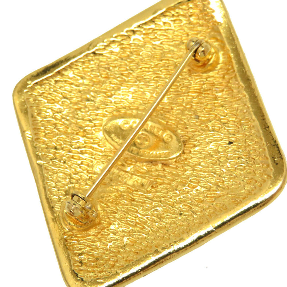 Chanel Vintage Lozenge Brooch, CC Medallion on Hammered Gold Tone, 48 mm, view 3