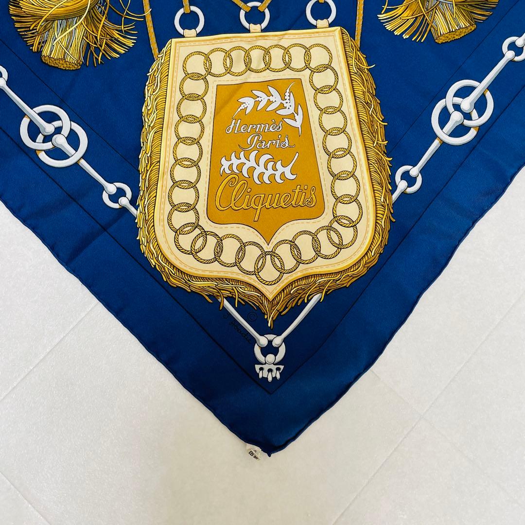 Hermès Cliquetis Carré 90 Silk Twill Scarf, Gilded Swords with Tassels on Navy and White, view 3