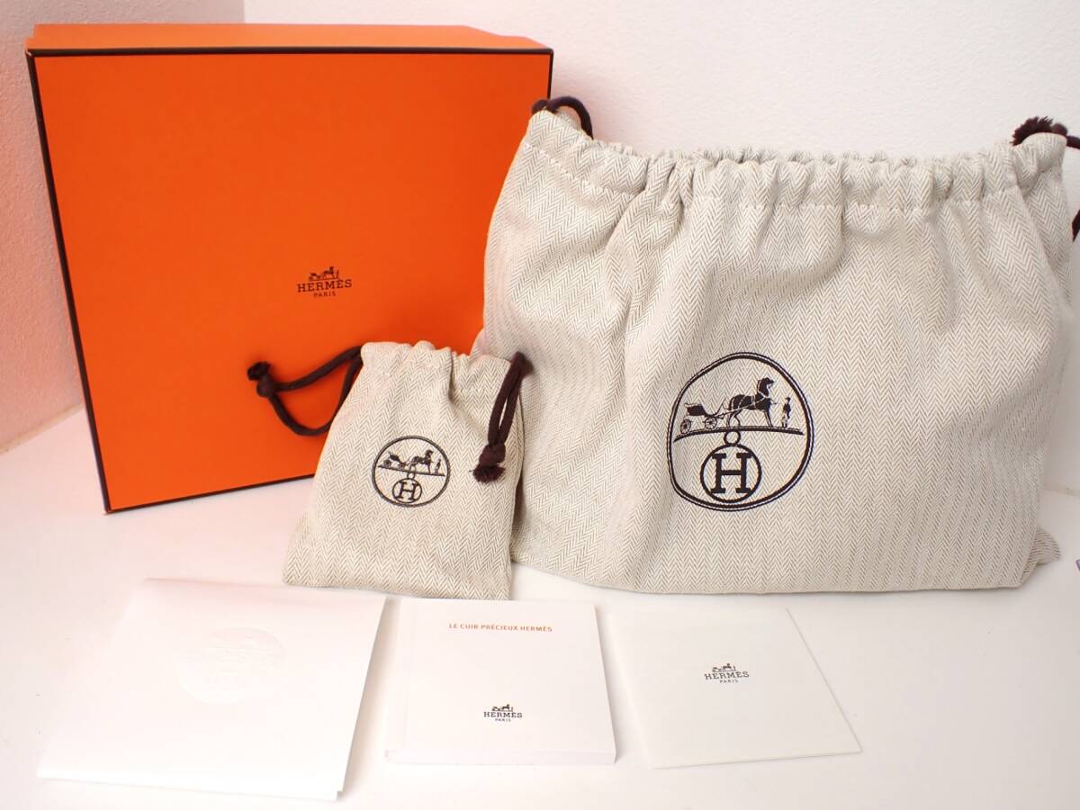 Hermès Mini Kelly II, Vert Véronèse Ostrich, Palladium Hardware, 2023, Unused Full Set, photograph 2 of 10
