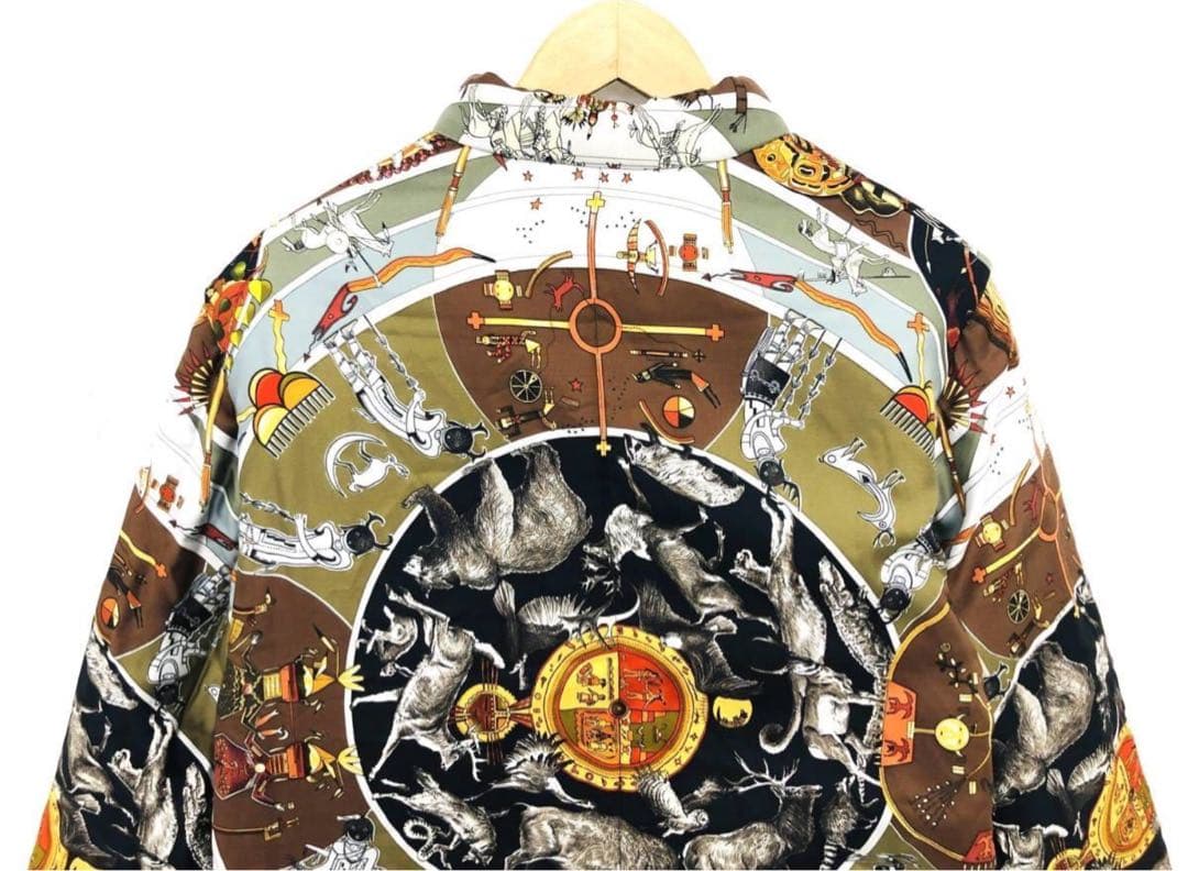 Hermès Mythologies des Hommes Reversible Silk Jacket with Zip-Off Sleeves, Black Reverse, Size XL, view 3
