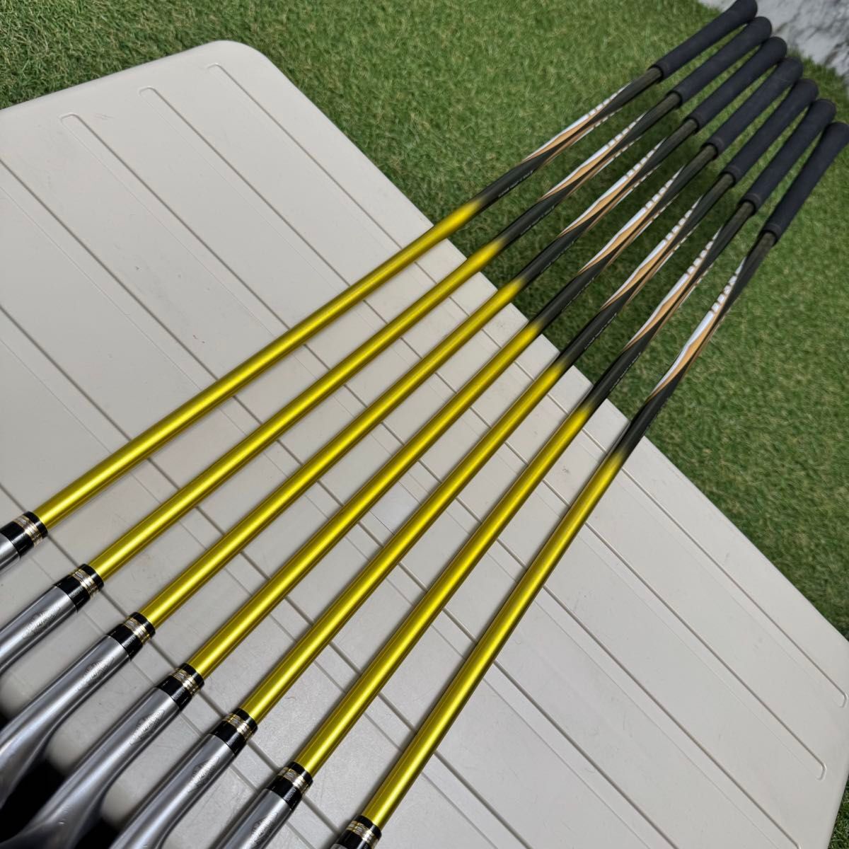 HONMA BERES IS-06 3-Star Iron Set, 5 to 10 plus SW, 7 Clubs, ARMRQ X 47 Regular Flex, view 5