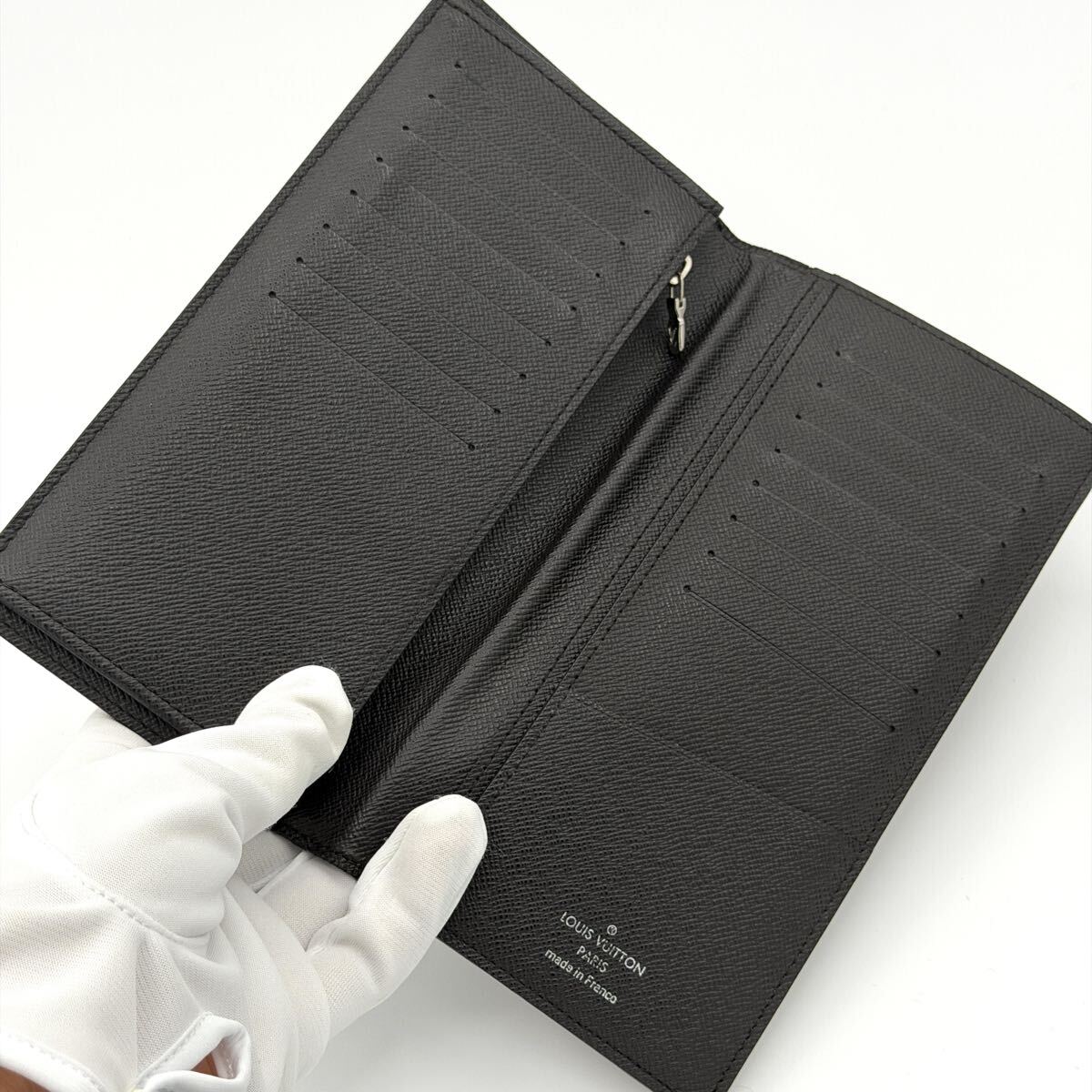 Louis Vuitton × Chapman Brothers Brazza Wallet, view 3