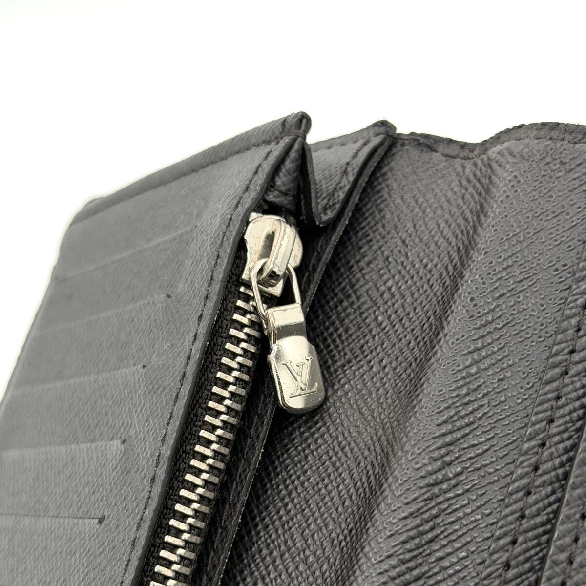 Louis Vuitton × Chapman Brothers Brazza Wallet, view 6