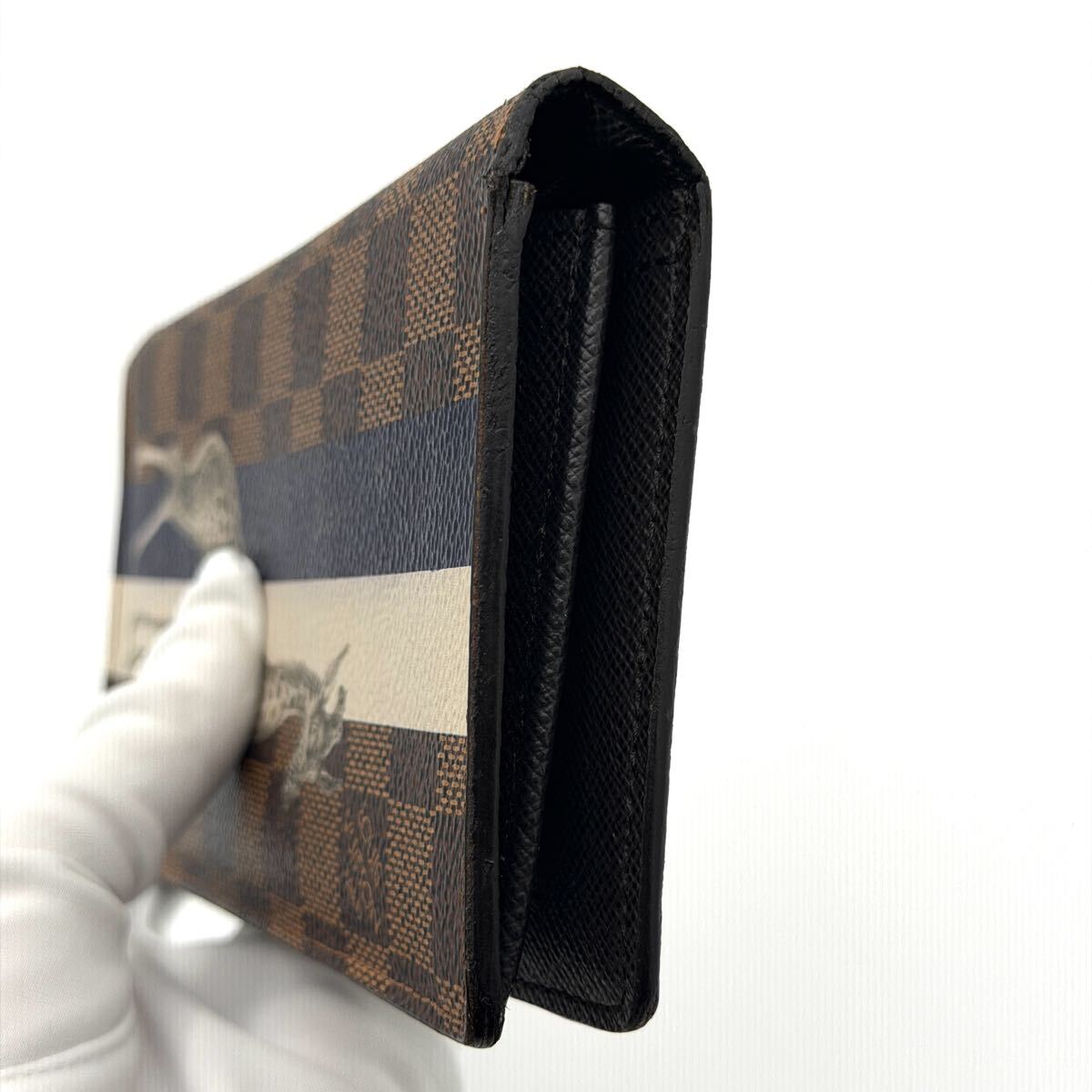 Louis Vuitton × Chapman Brothers Brazza Wallet, view 7