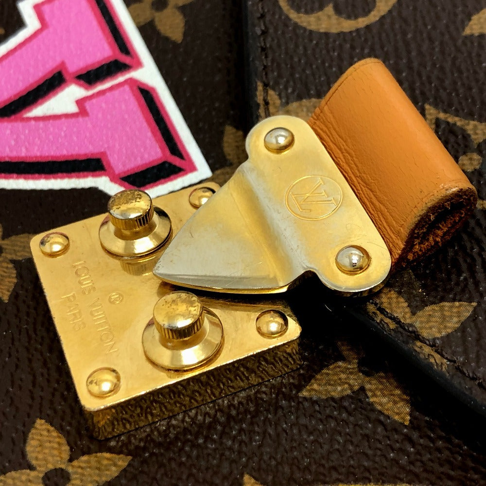 Louis Vuitton Pochette Métis MM Patches Edition, Monogram with Voguez Vuitton, LV and Heart Patches, 2018, view 7