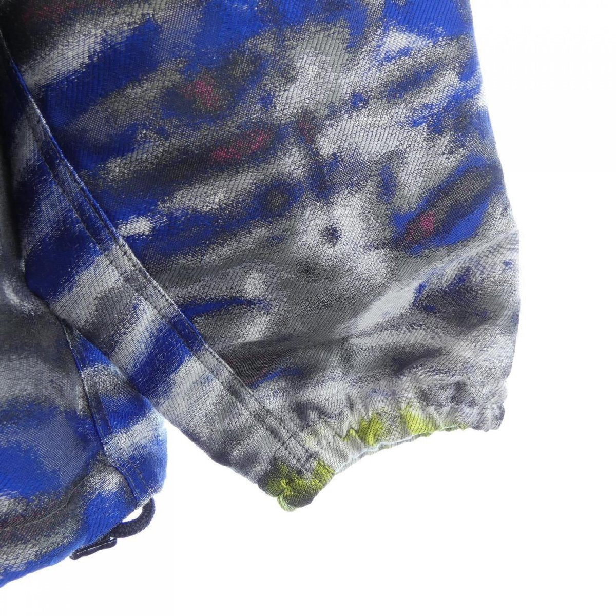 Louis Vuitton SS2019 Virgil Abloh Debut Plain Rainbow Jacquard Anorak with Wizard of Oz Patches, Size 44, view 4