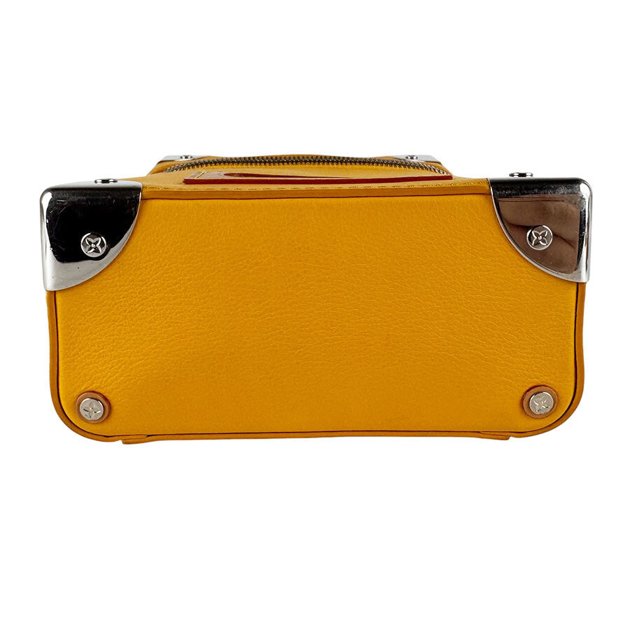 Louis Vuitton Vertical Box Trunk M59666, Saffron Leather, view 4