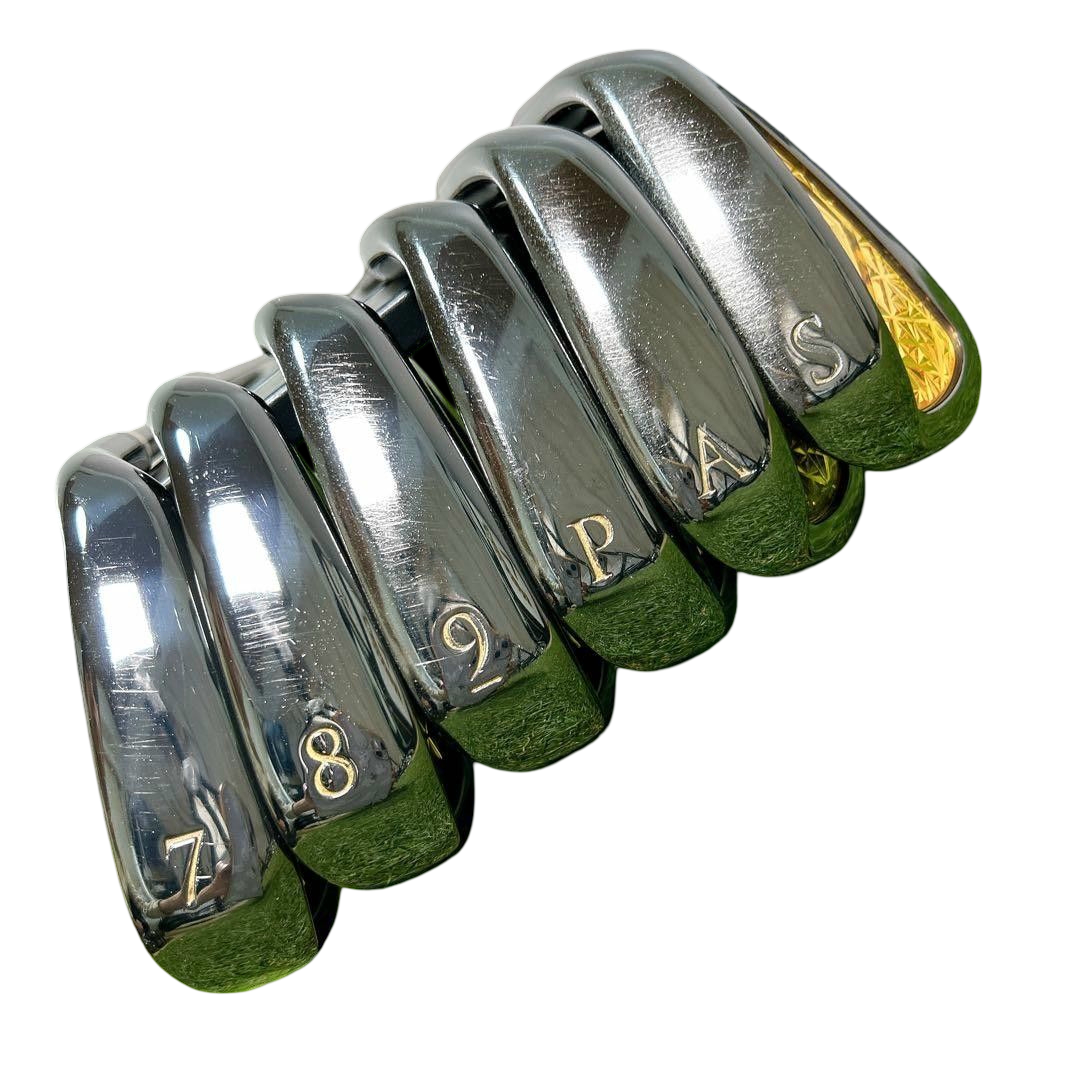 Majesty Sublime 2023 iron set 7–SW, LV-930 regular flex – soles lined up, 7 8 9 P A S