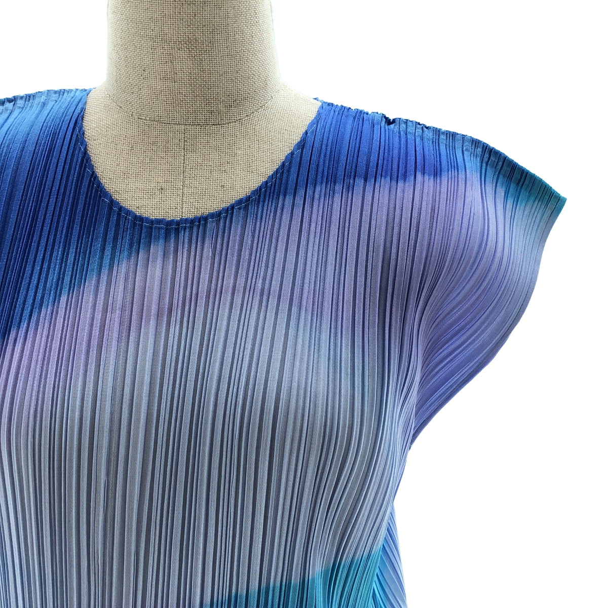 Pleats Please Issey Miyake AW2025 GROOVE Pleated Dress PP53-JH685, Blue and Coral Wave, Size 3, New with Tags, view 3