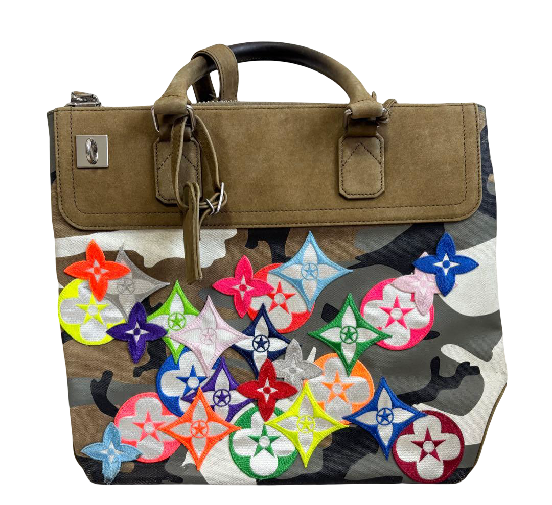 READYMADE Gym Bag camouflage canvas tote with multicolour flower patches – front view with embroidered flower patches and suede-finish leather top