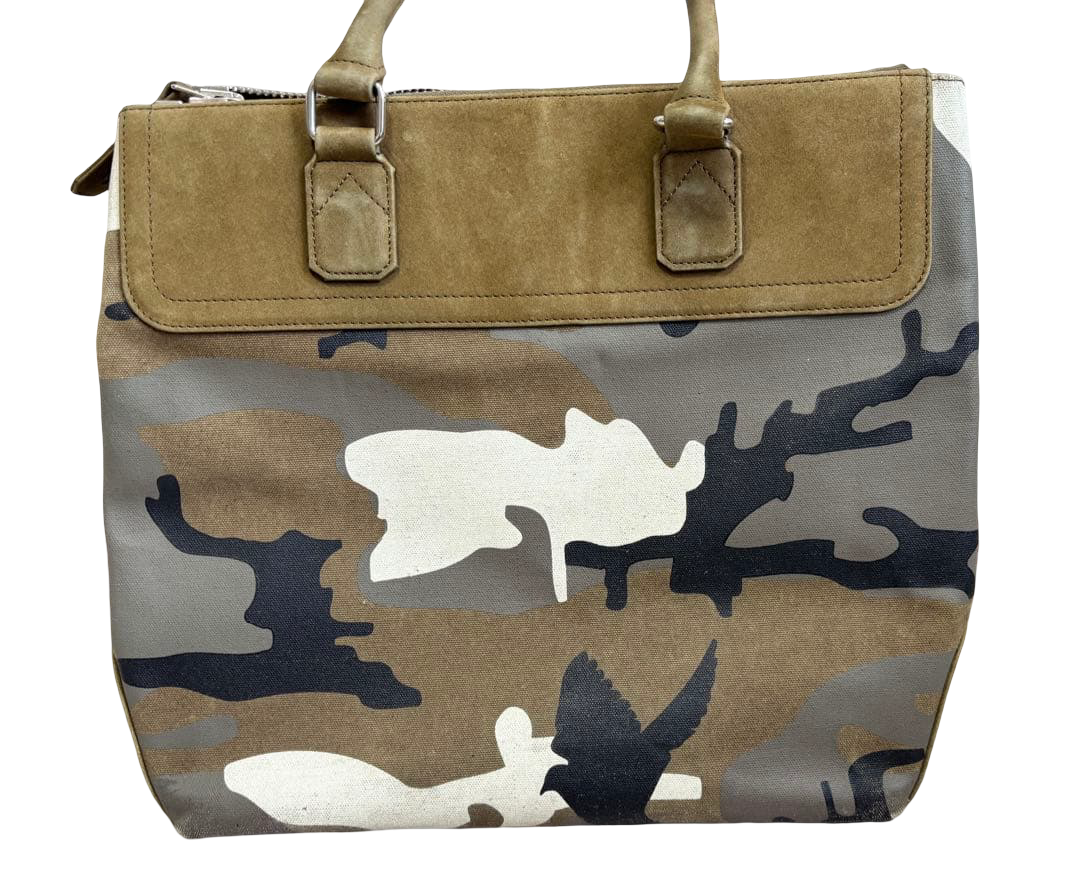 READYMADE Gym Bag camouflage canvas tote with multicolour flower patches – reverse side, plain camouflage canvas with leather top