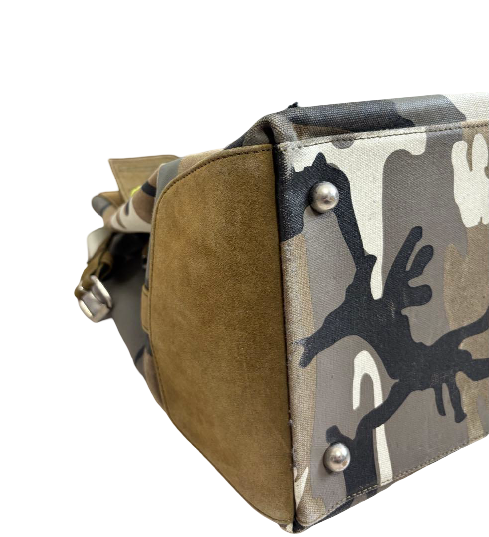 READYMADE Gym Bag camouflage canvas tote with multicolour flower patches – suede-finish leather corner and base stud
