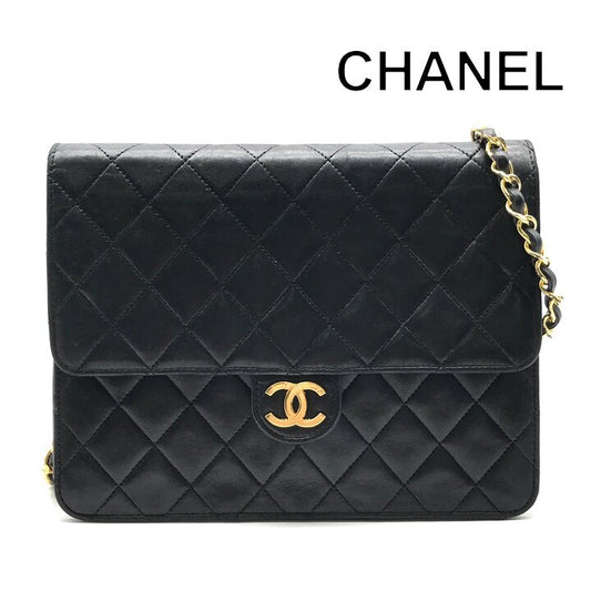 Chanel black lambskin Matelassé 22 single flap