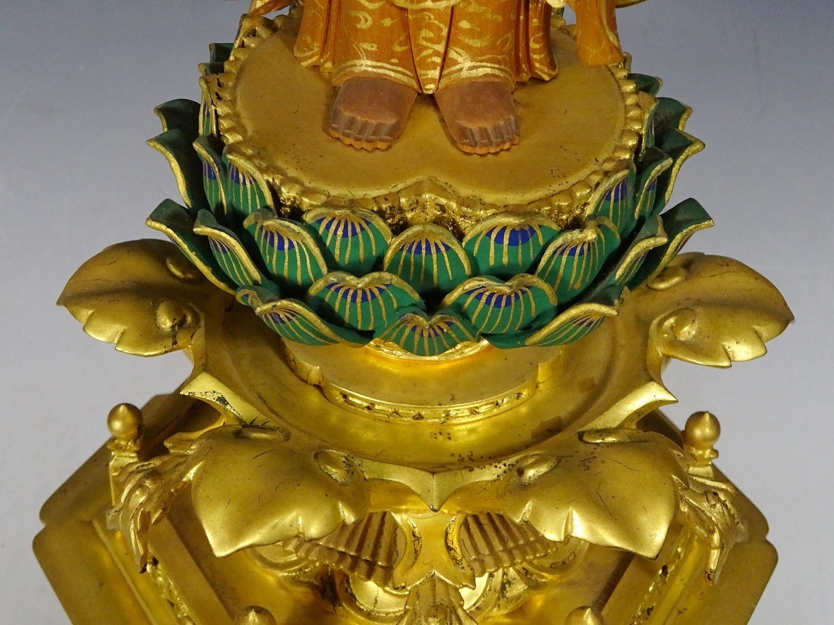Jodo Shinshu Amida Triad (Standing Amida + Zendo Shonin + Hosen Shonin) — Carved Wood with Gilt Surfaces and Lotus Bases, Large Central Icon (47 cm) with Two 30 cm Attendants