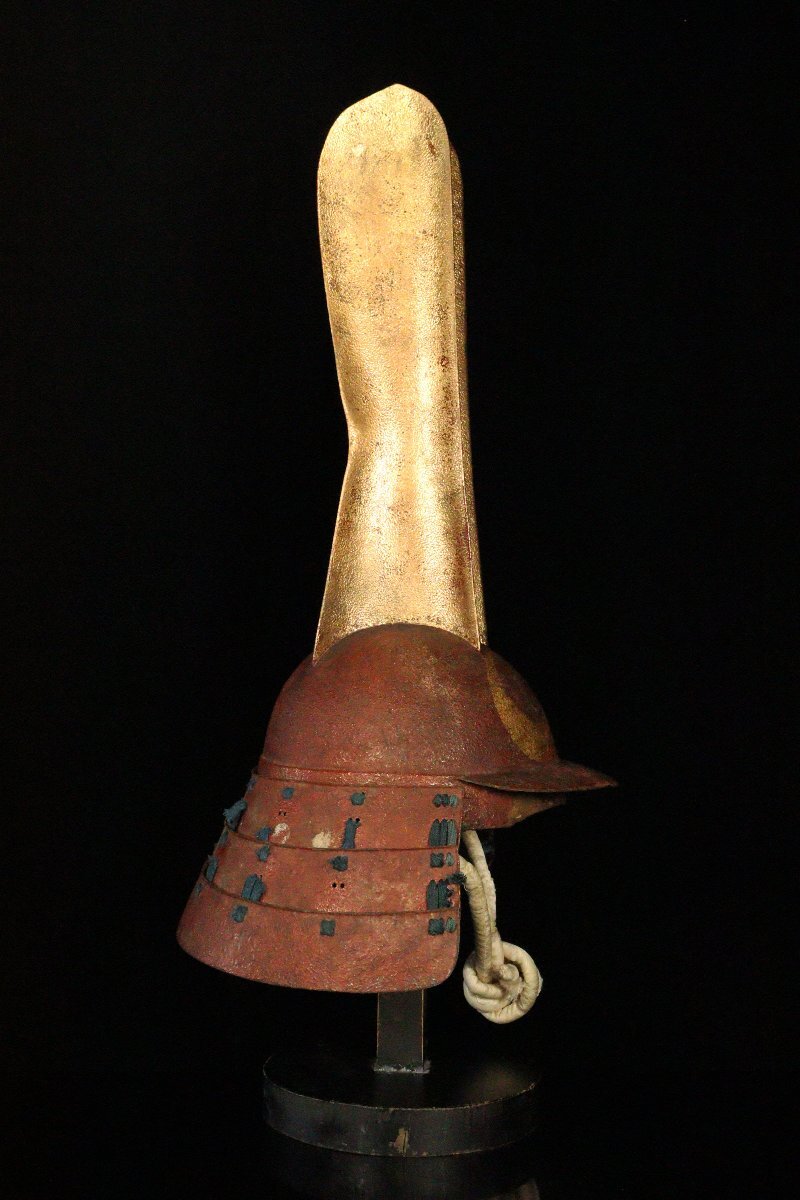 Kawari Kabuto Samurai Helmet — Tall Kuwagata Maedate with Gold Crest Motif (Edo-Style)