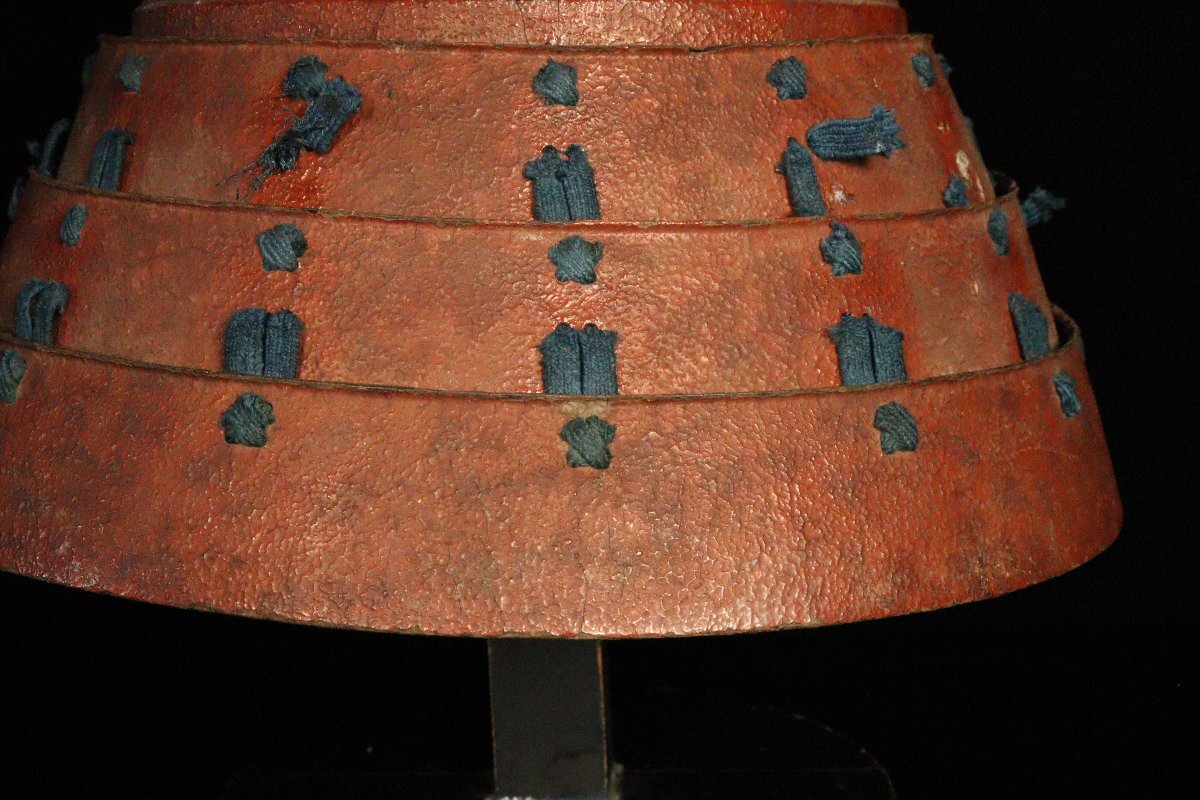 Kawari Kabuto Samurai Helmet — Tall Kuwagata Maedate with Gold Crest Motif (Edo-Style)