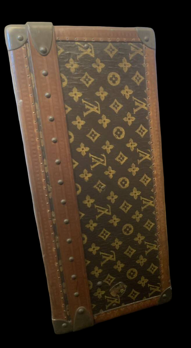 Louis Vuitton 1920s trunk with painted Japanese flag, view 4 of 10